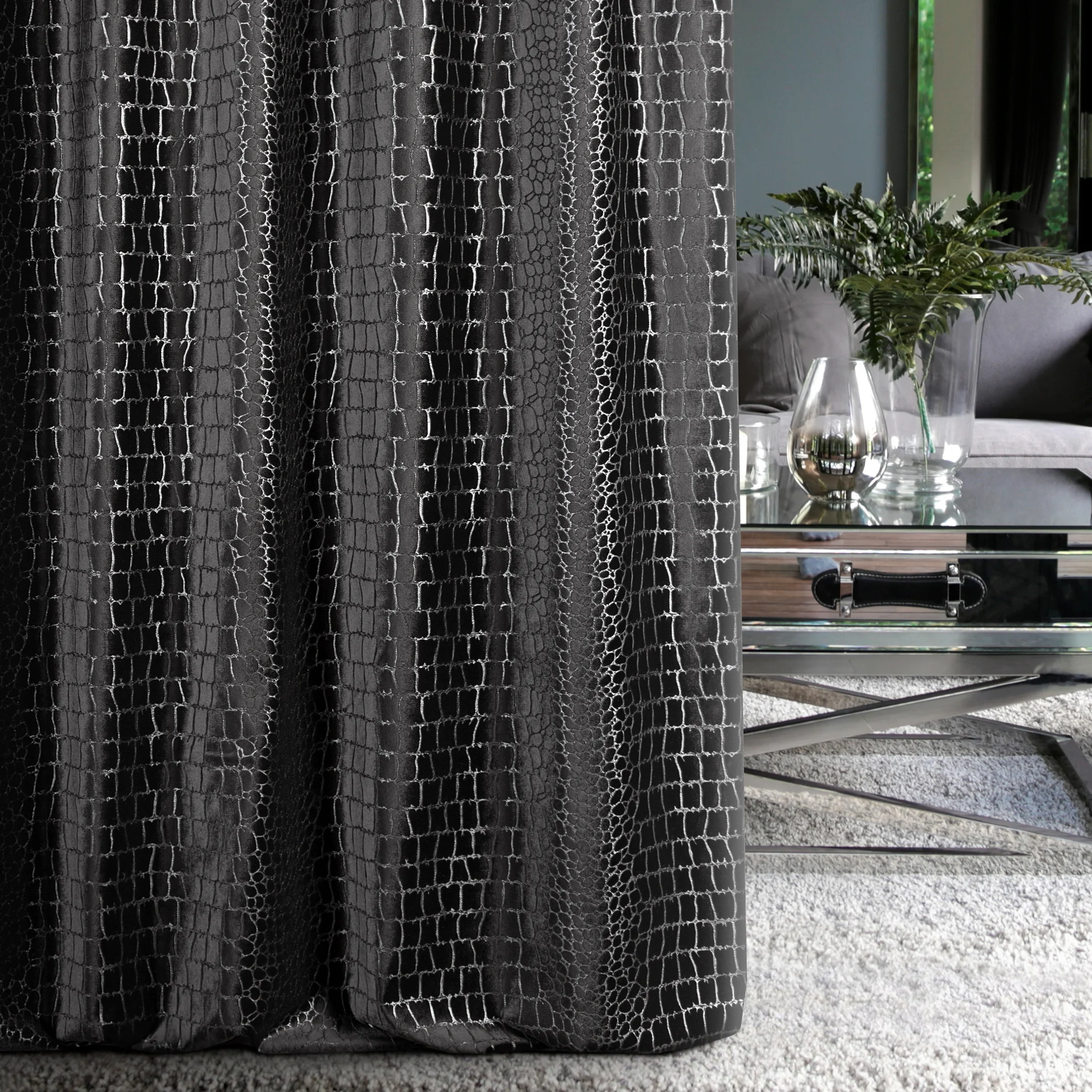 Tkanina zasłonowa welwetowa, z wytłaczanym wzorem krokodylej skóry z kolekcji Eva Minge