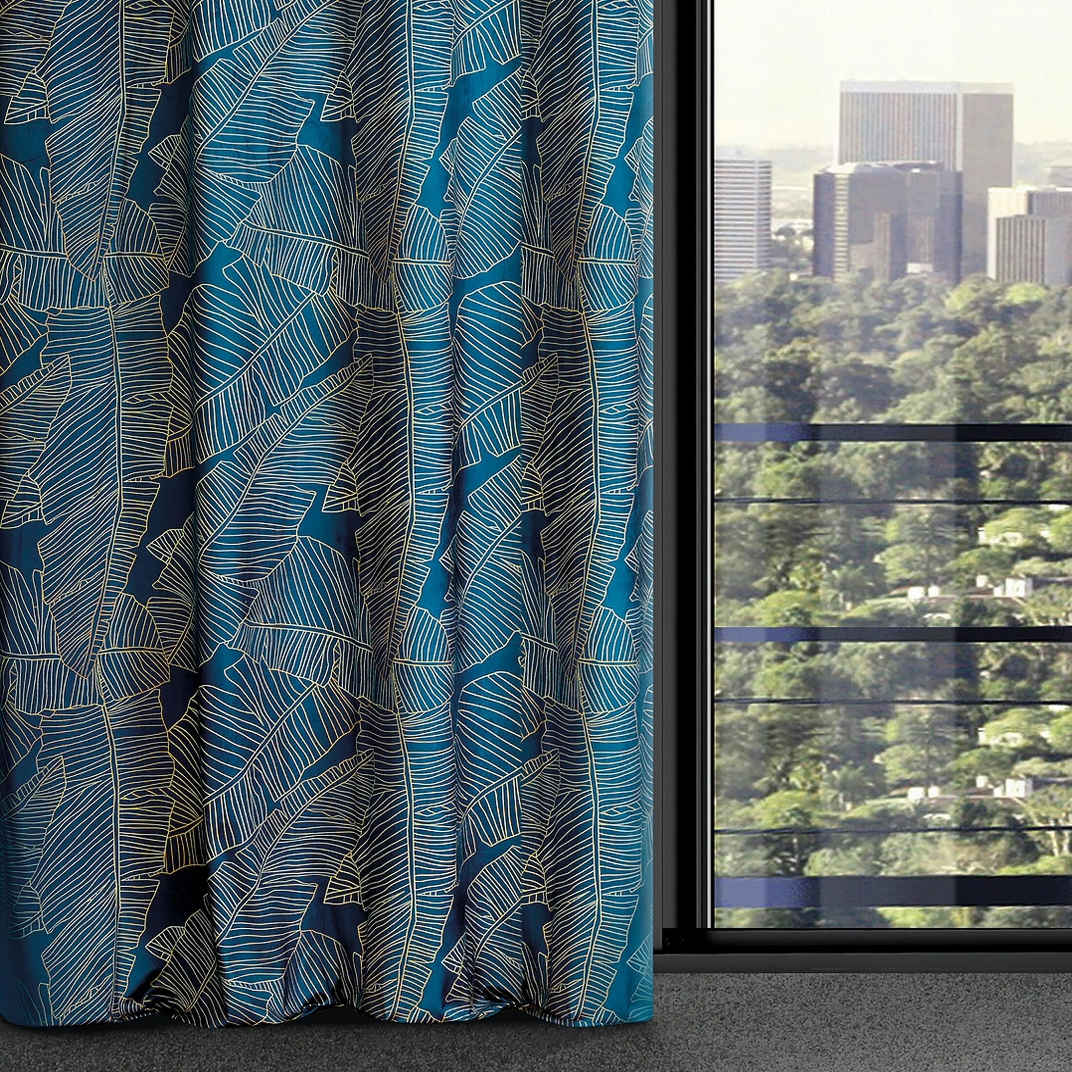 Zasłona granatowo, beżowa ze wzorem liści z matowego welwetu 140x250 przelotka - MUSA 2 - Limited Collection | eurofirany