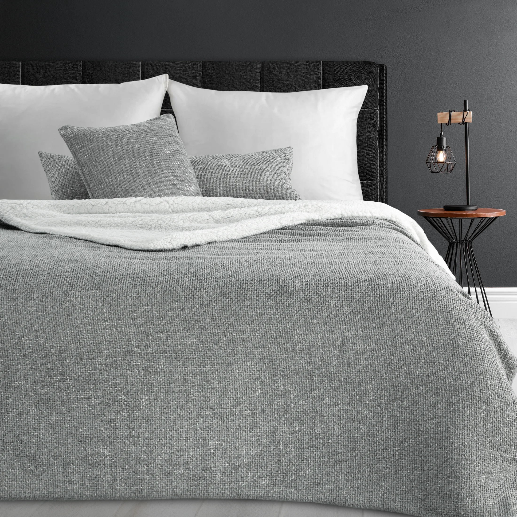 Koc 150x200 cm srebrny dwustronny z szenilu i tkaniny typu baranek AURA - kolekcja TOLEDO | eurofirany