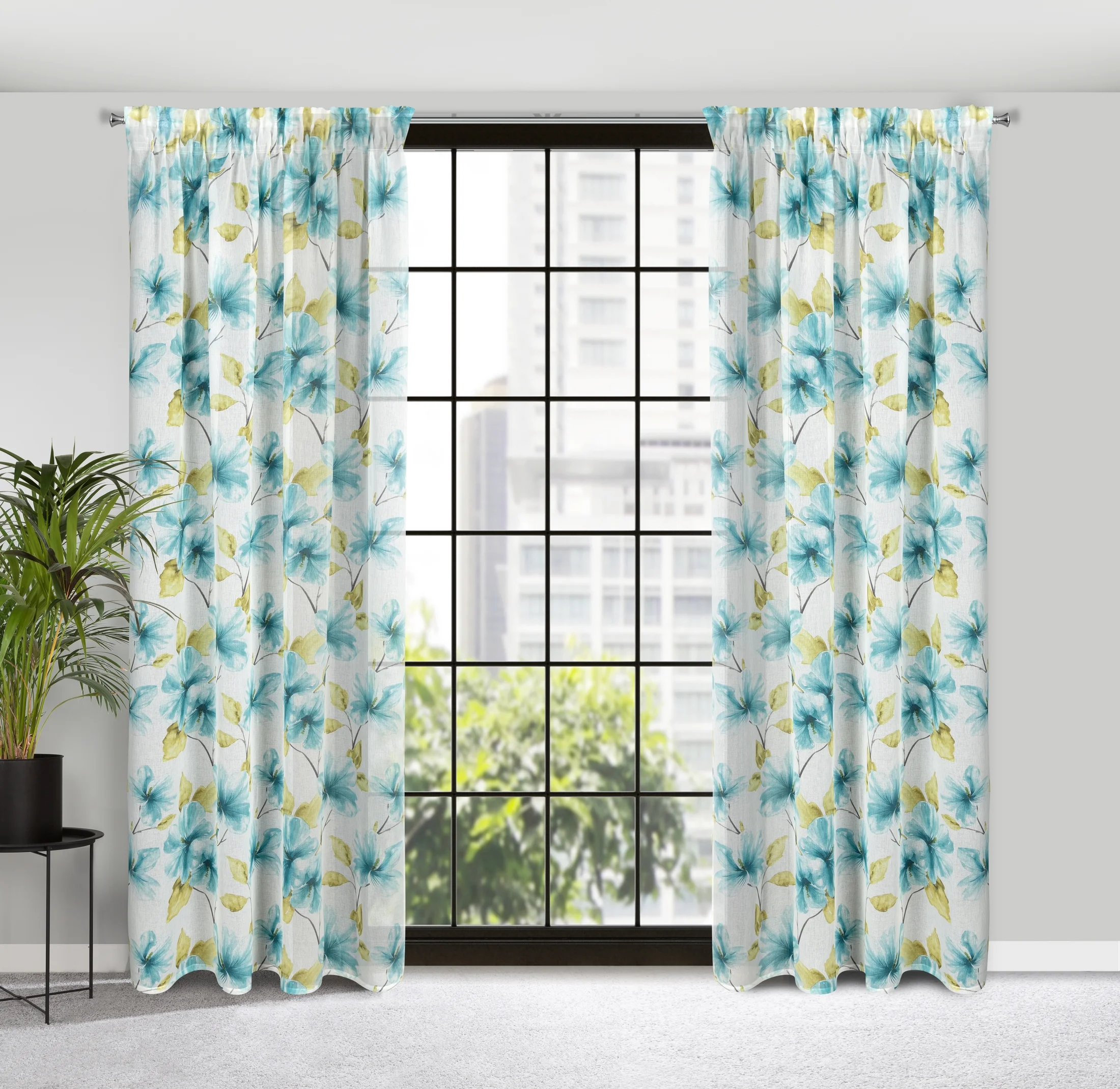 Dekoracja okienna biała w niebieskie kwiaty 140x270 cm taśma - SOFIA