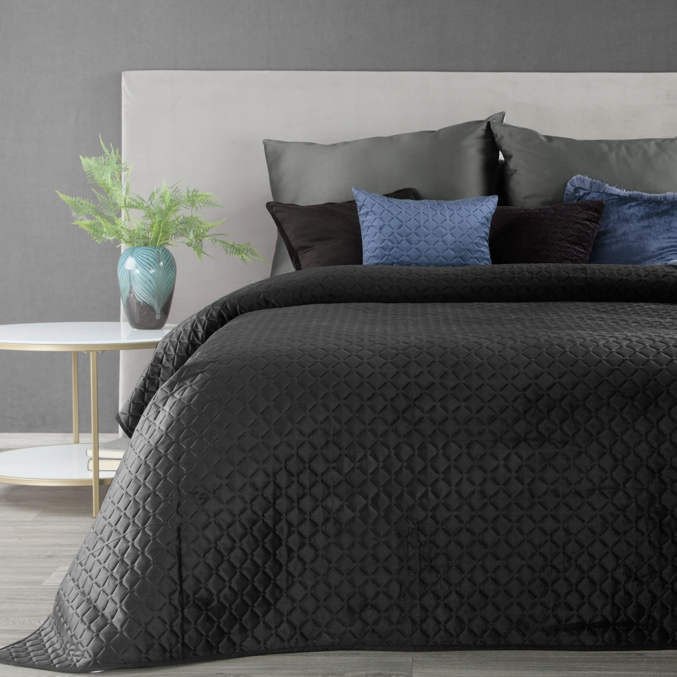 Narzuta welwetowa czarna 200x220 cm pikowana w geometryczny wzór metodą hot press DIMON | eurofirany