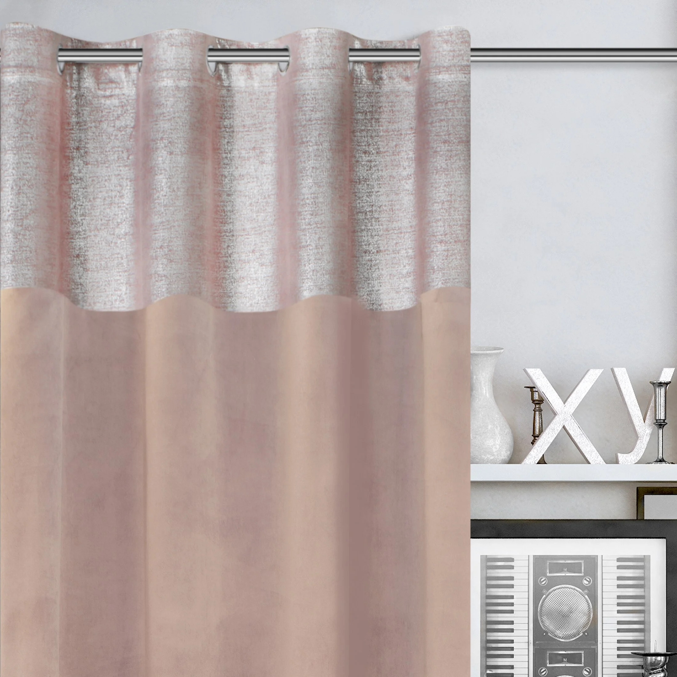 Zasłona welwetowa pudrowo różowa z dekoracyjnym pasem 140x250 cm przelotka - PERI | eurofirany