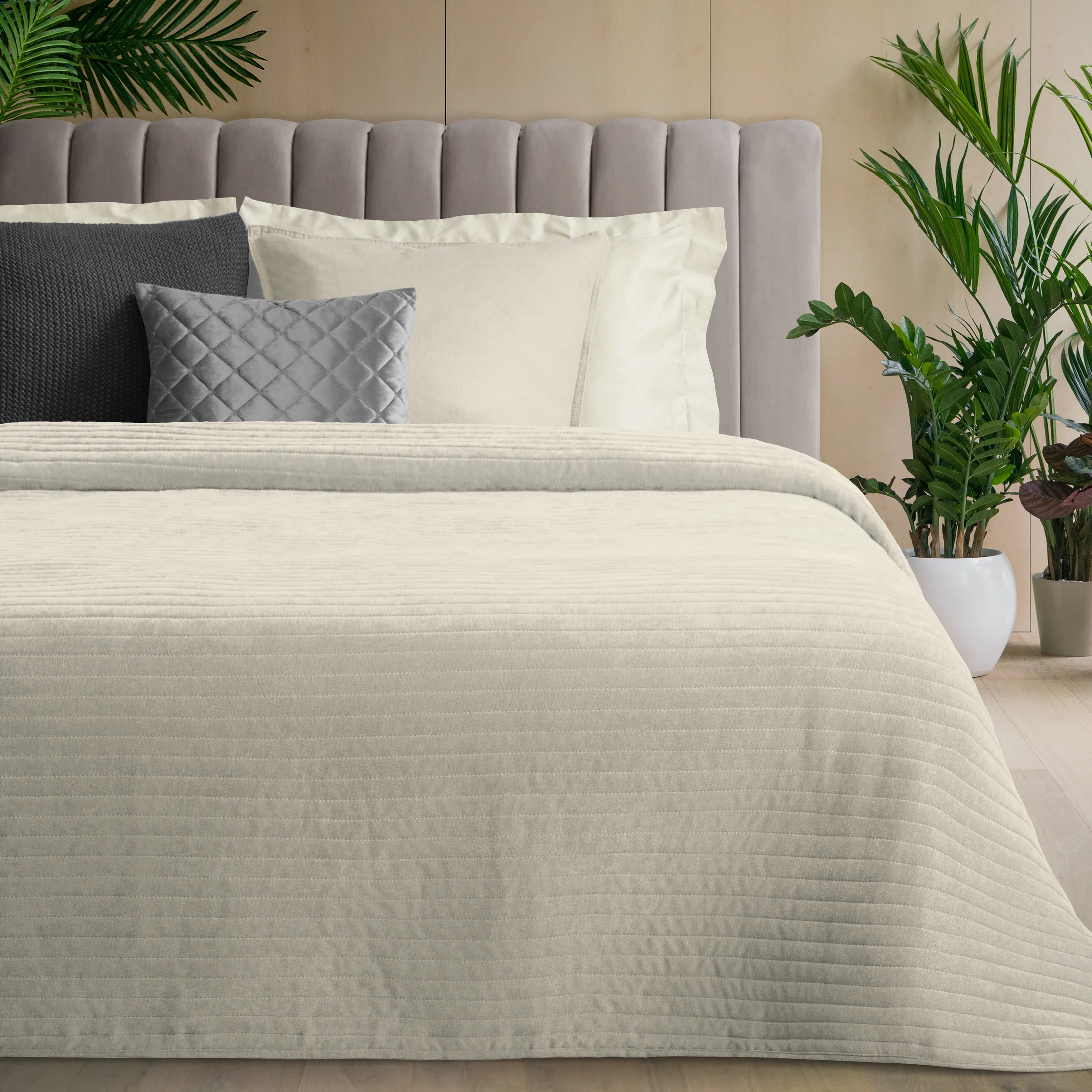 Narzuta szenilowa kremowa 220x240 cm pikowana metoda hot press - GLORI | eurofirany