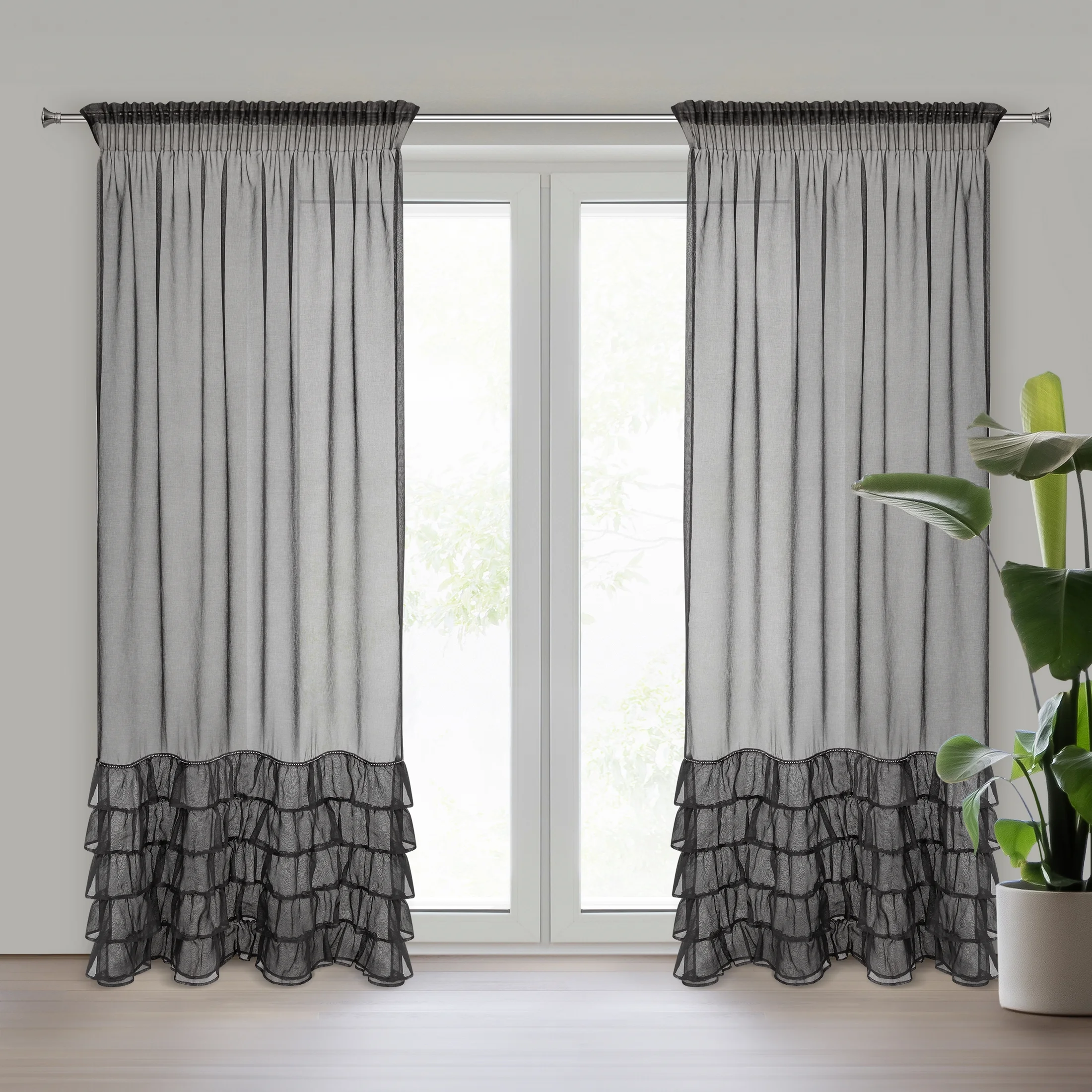 Firana czarna z etaminy zdobiona falbanami i lśniącym pasem kryształków 140x250 cm taśma CARLI | eurofirany