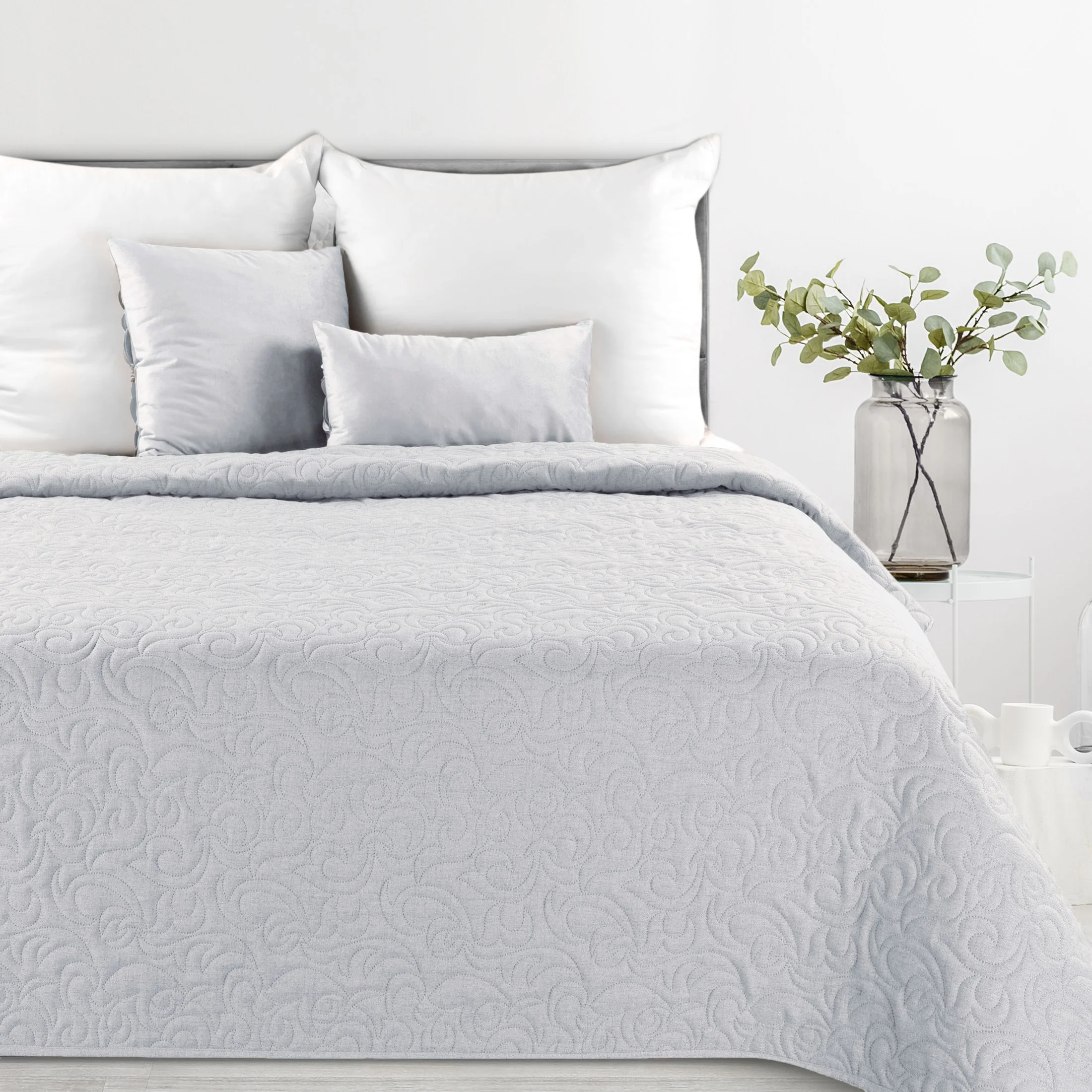 Narzuta z tkaniny imitującej len srebrna 170x210 cm na łóżko pikowana metodą hot press LENA 4 Eurofirany Premium | eurofirany