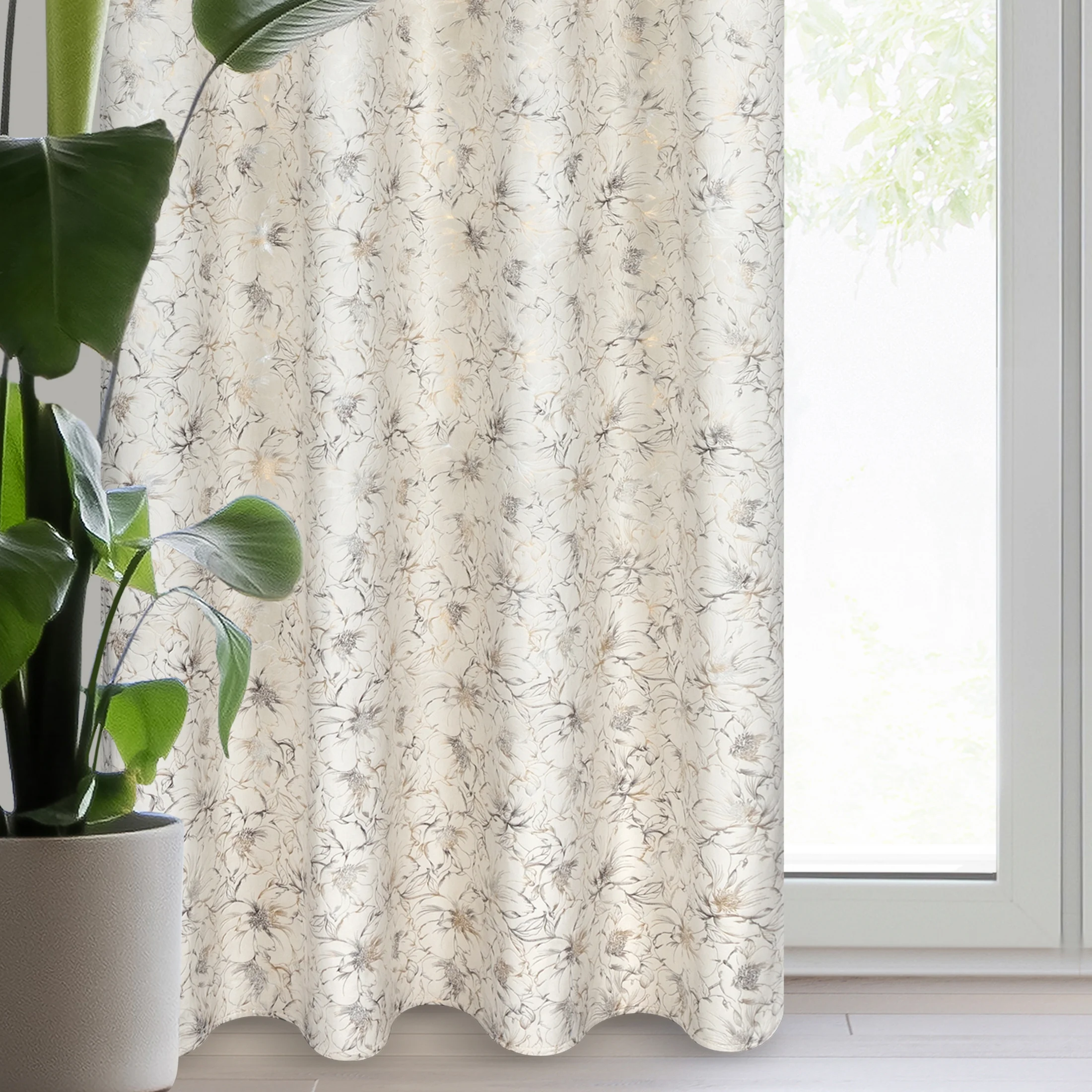 Zasłona jasnobeżowo, złocista zdobiona błyszczącym nadrukiem z welwetu 140x250 cm przelotka - CARMELA | eurofirany