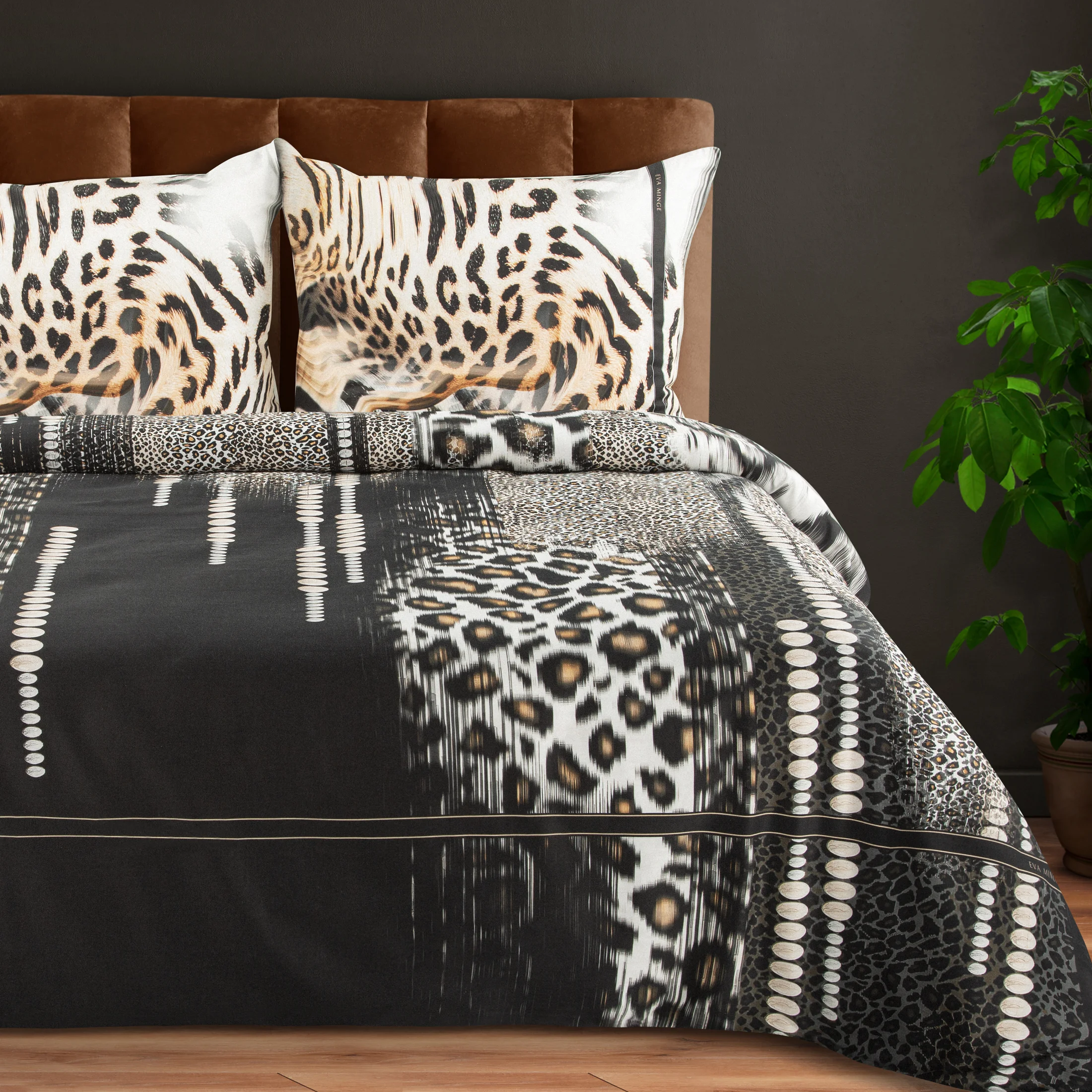 Pościel 220x200 cm z makosatyny bawełnianej kolor czarny, jasnobrązowy z motywem zwierzęcym EVA 22 Eva Minge | eurofirany