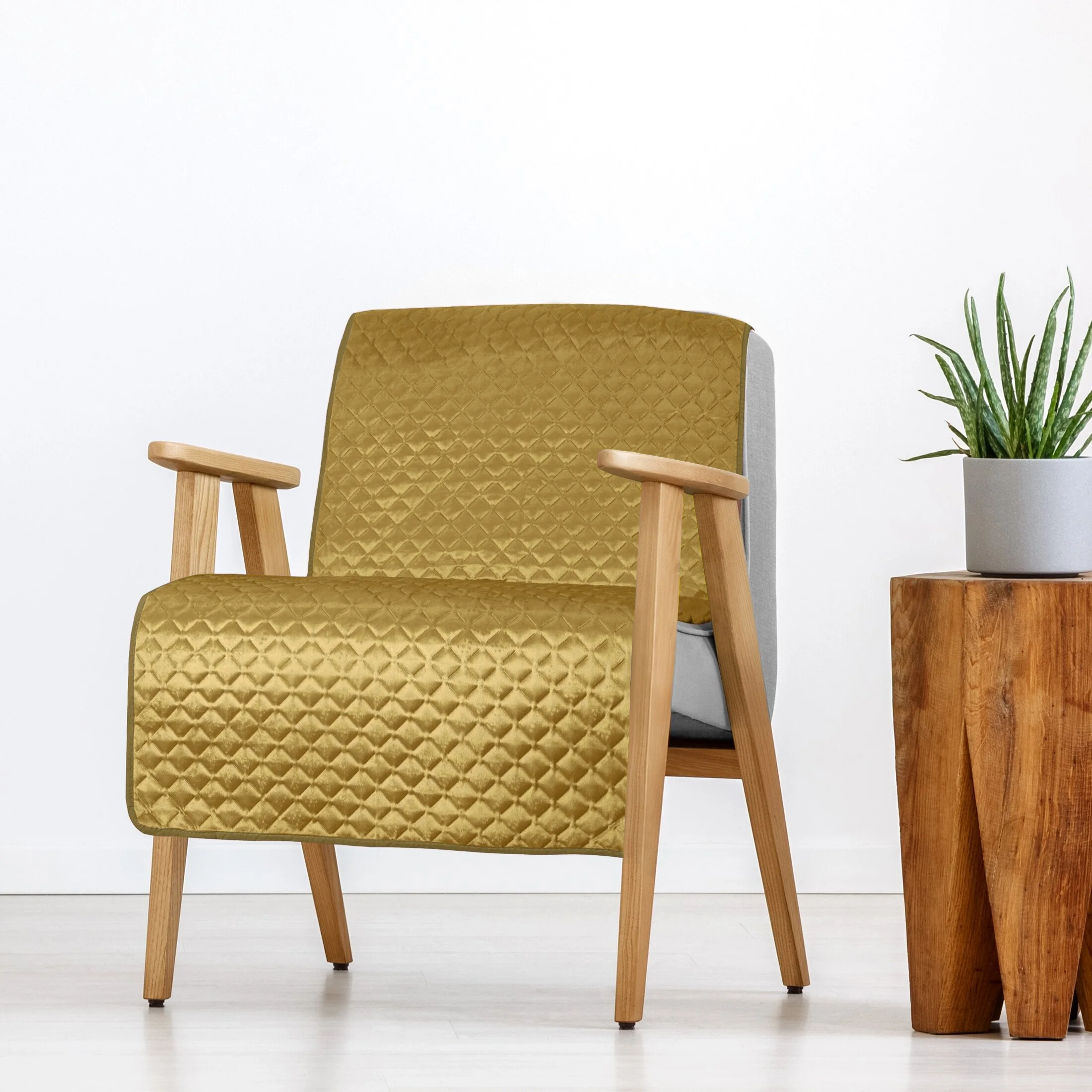 Narzuta welwetowa na fotel miodowa 70x160 cm pikowana w geometryczny wzór metodą hot press DIMON | eurofirany