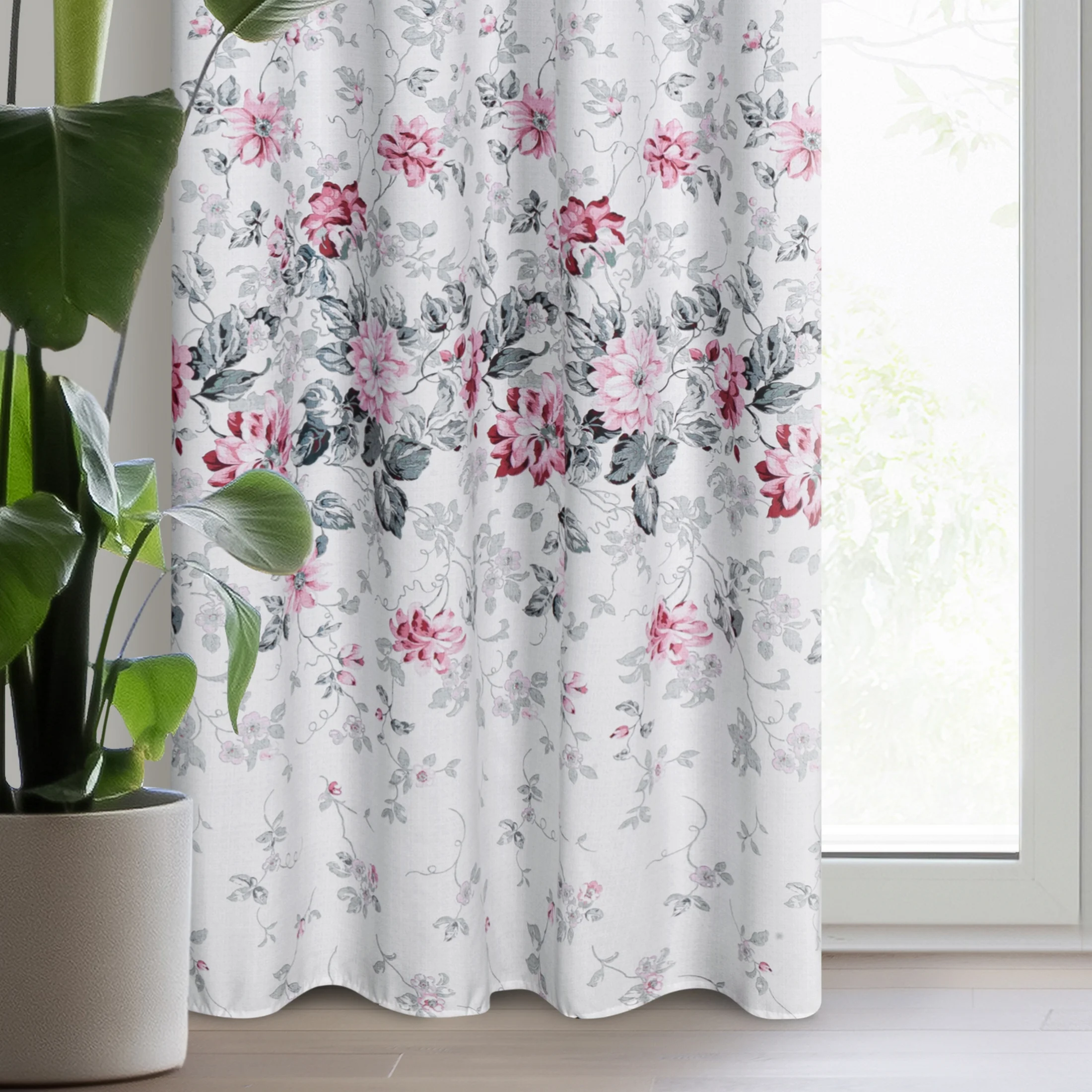 Zasłona srebrno różowa z kwiatowym nadrukiem, z lekkiej mikrofibry 140x250 cm przelotka - LEA - Design 91 | eurofirany