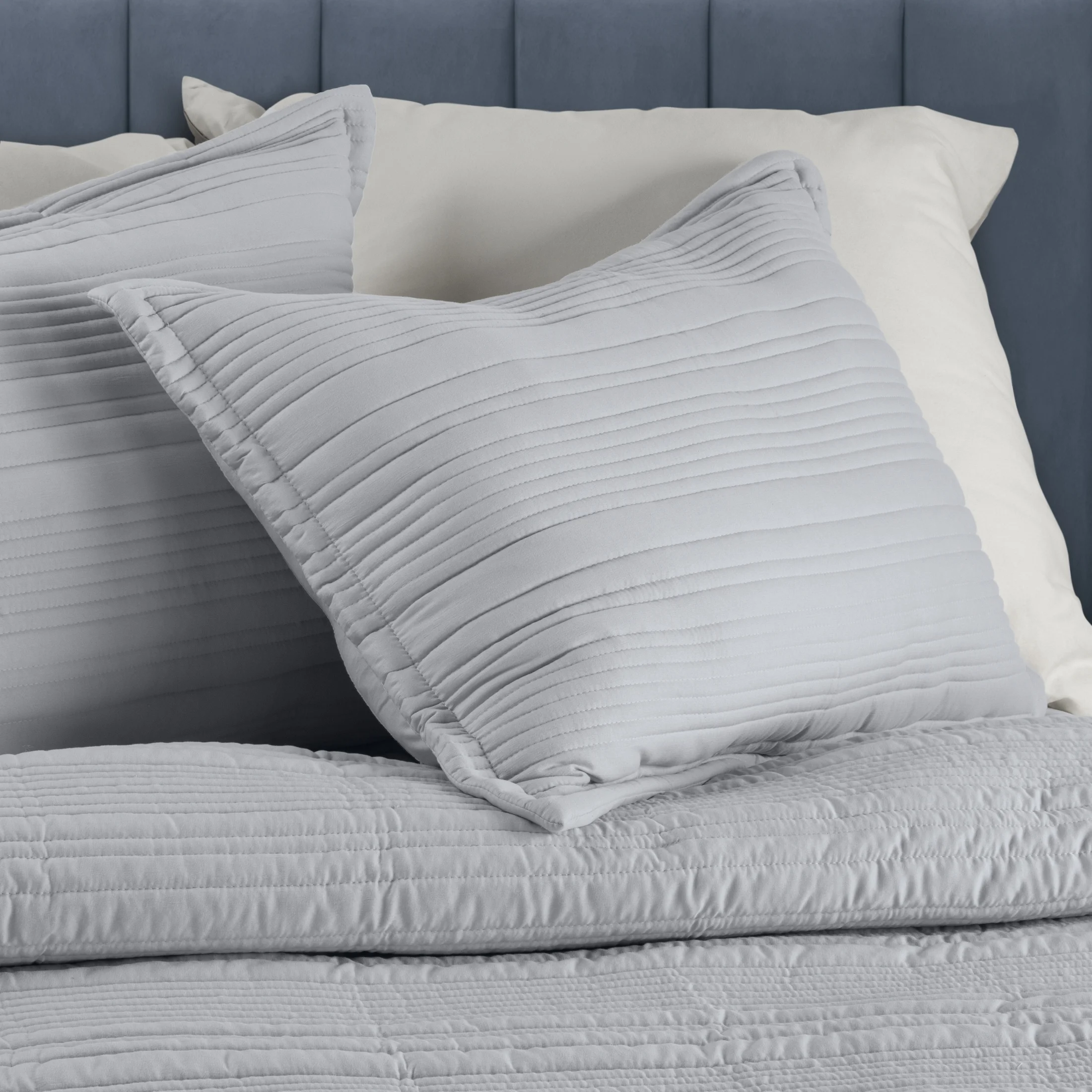 Poszewka na poduszkę 50x70 cm srebrna z wypukłym wzorem pikowana TARA Eurofirany Premium