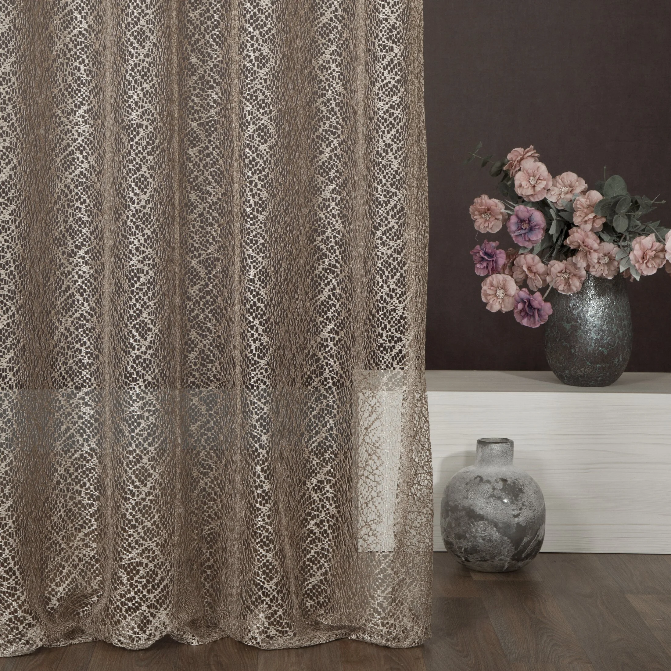 Firana beżowa o strukturze pajęczej sieci 140x250 cm przelotka AMANDA | eurofirany