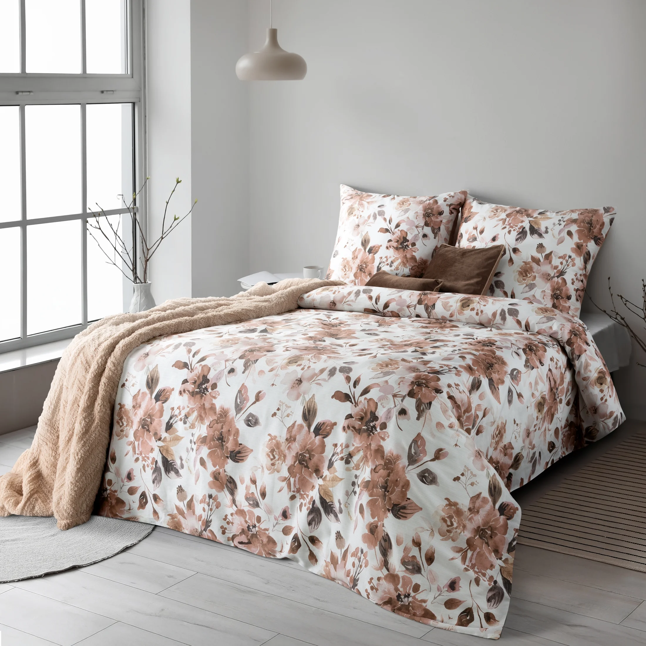 Pościel 140x200 cm z satyny bawełnianej kolor biało, pudrowy z motywem kwiatów SPRING 76 | eurofirany