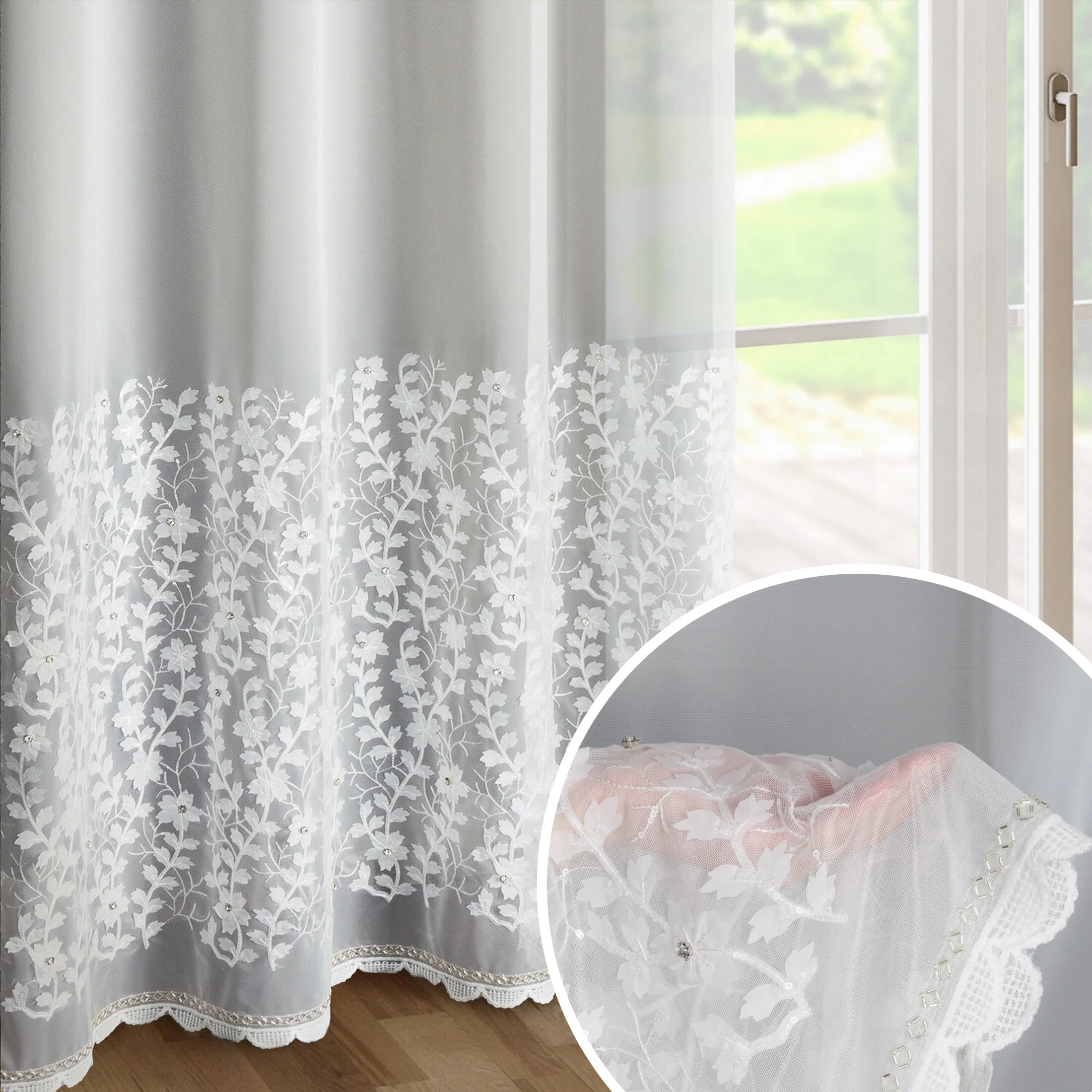 Dekoracja okienna biała z gładkiej tkaniny zdobiona pasem aplikacji w kwiaty 140x250 cm przelotka - INGA EVA MINGE