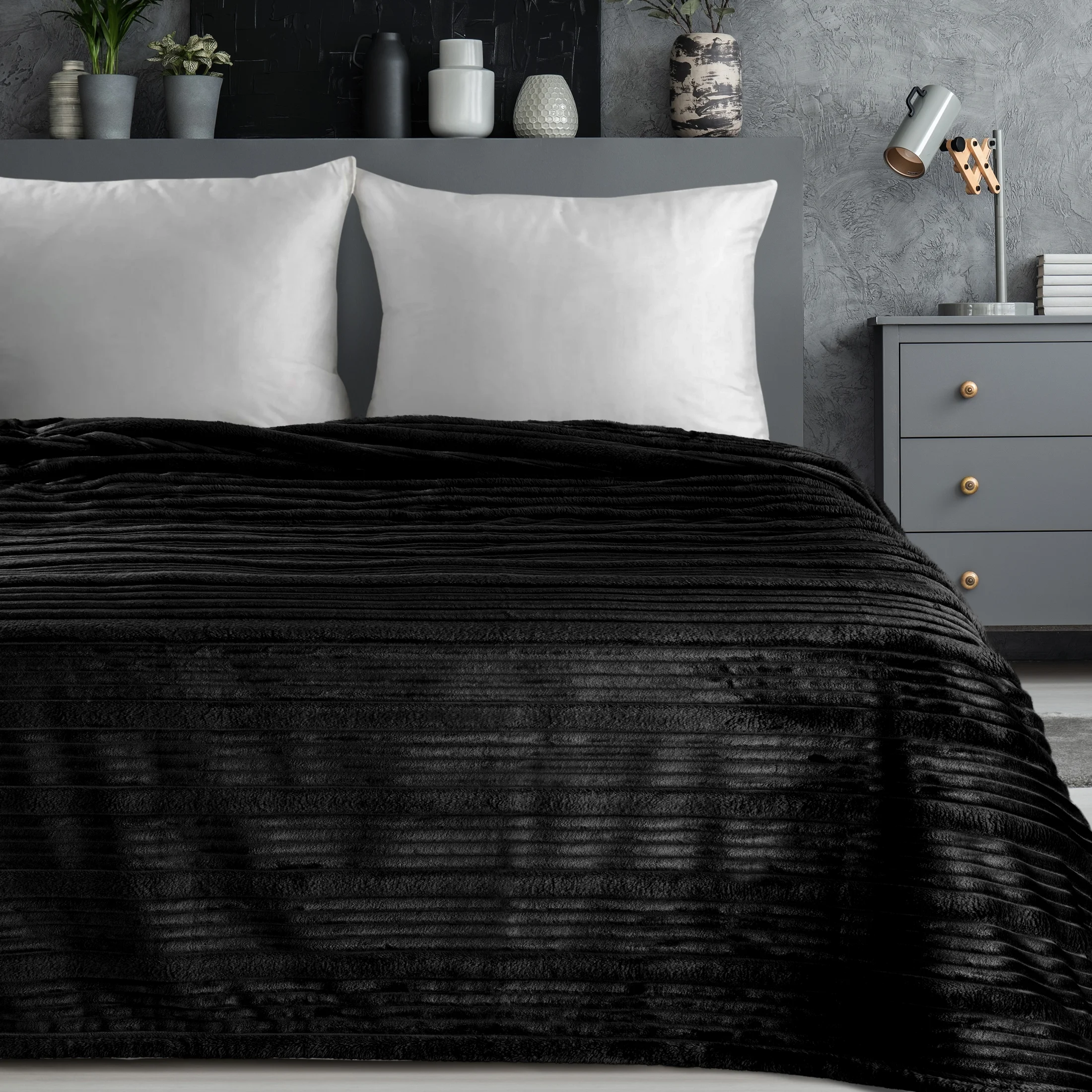 Koc 200x220 cm czarny, typu flano z wzorem 3D NINA