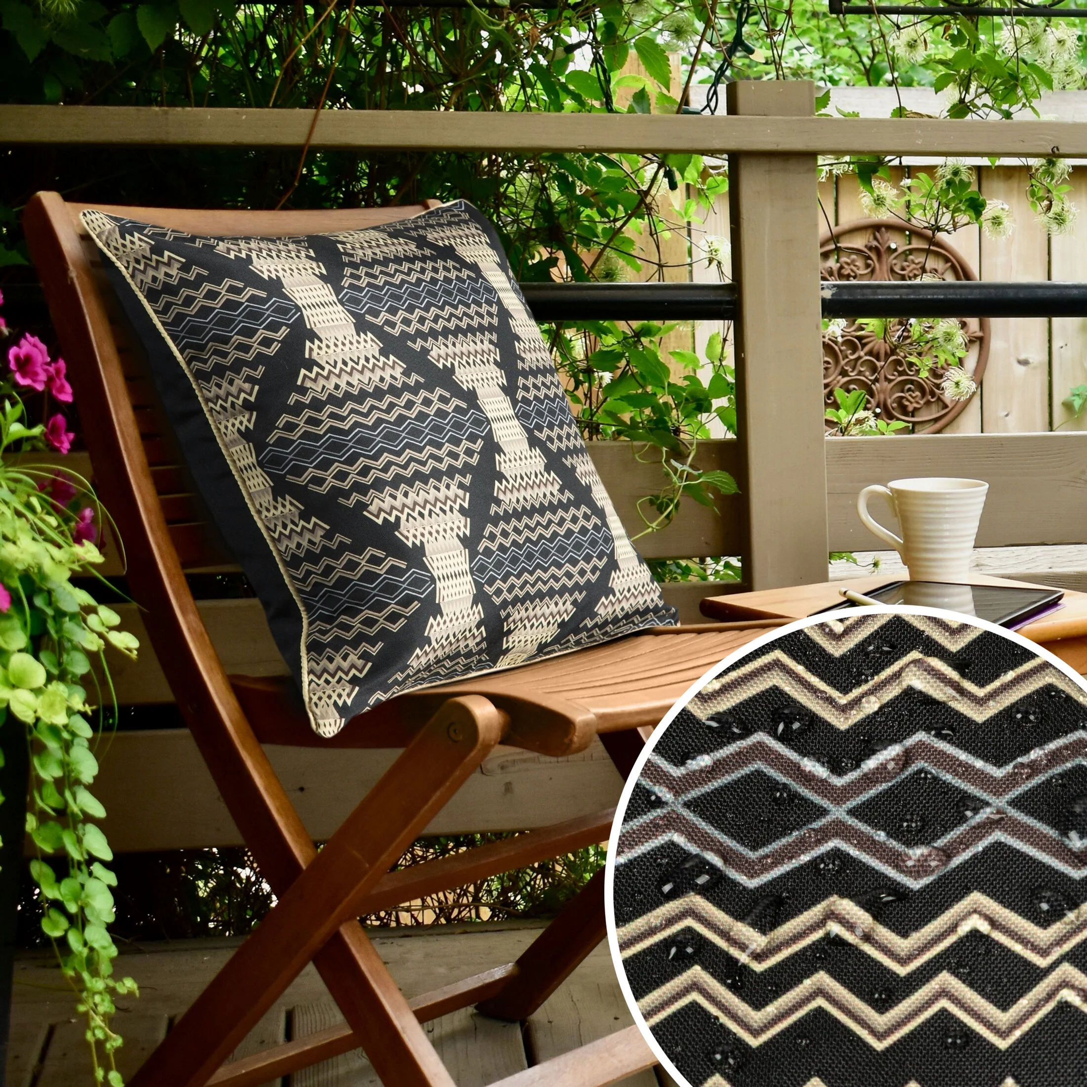 Poszewka na poduszkę 45x45 cm z tkaniny wodoodpornej czarno, beżowa idealna na taras oraz balkon zdobiona nadrukiem geometrycznym GARDEN | eurofirany