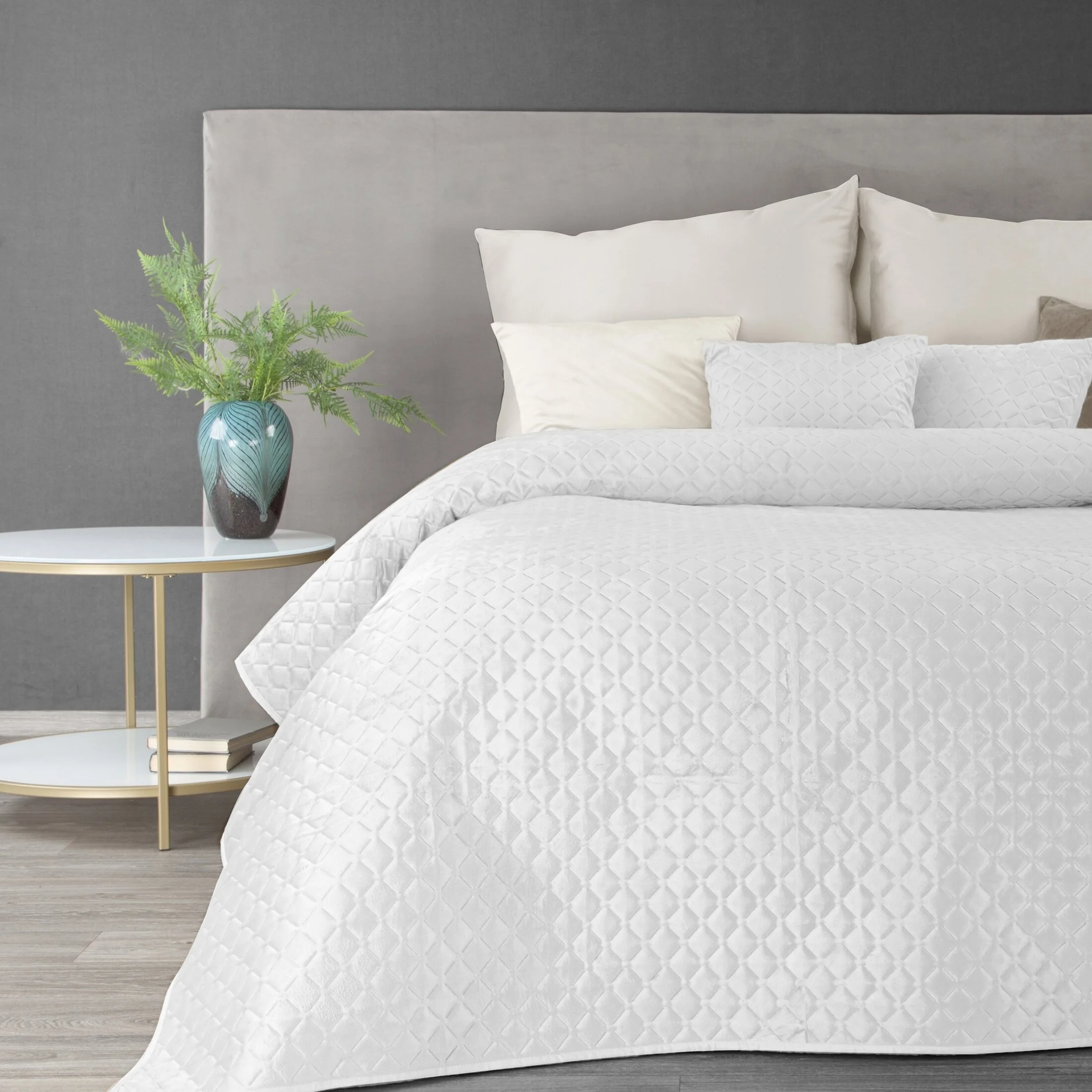 Narzuta welwetowa biała 200x220 cm pikowana w geometryczny wzór metodą hot press DIMON | eurofirany