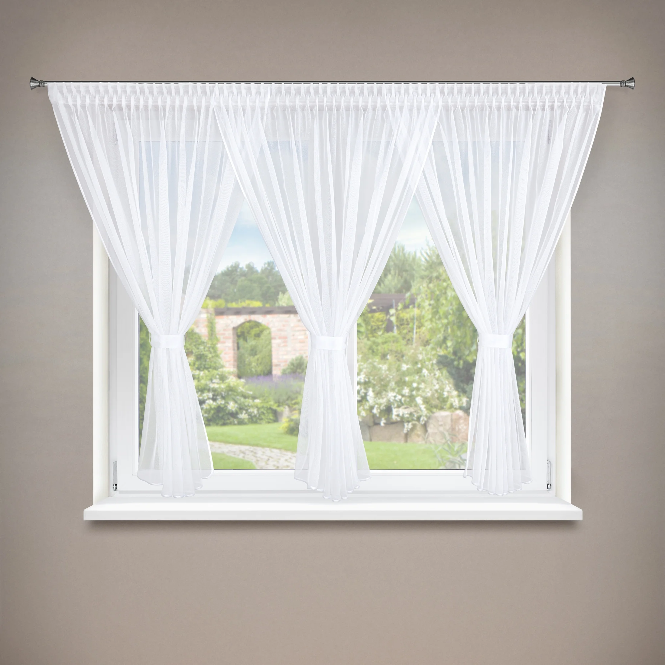 Dekoracja okienna biała z gładkiej markizety z trzema upięciami 400x160 cm taśma JOKO | eurofirany