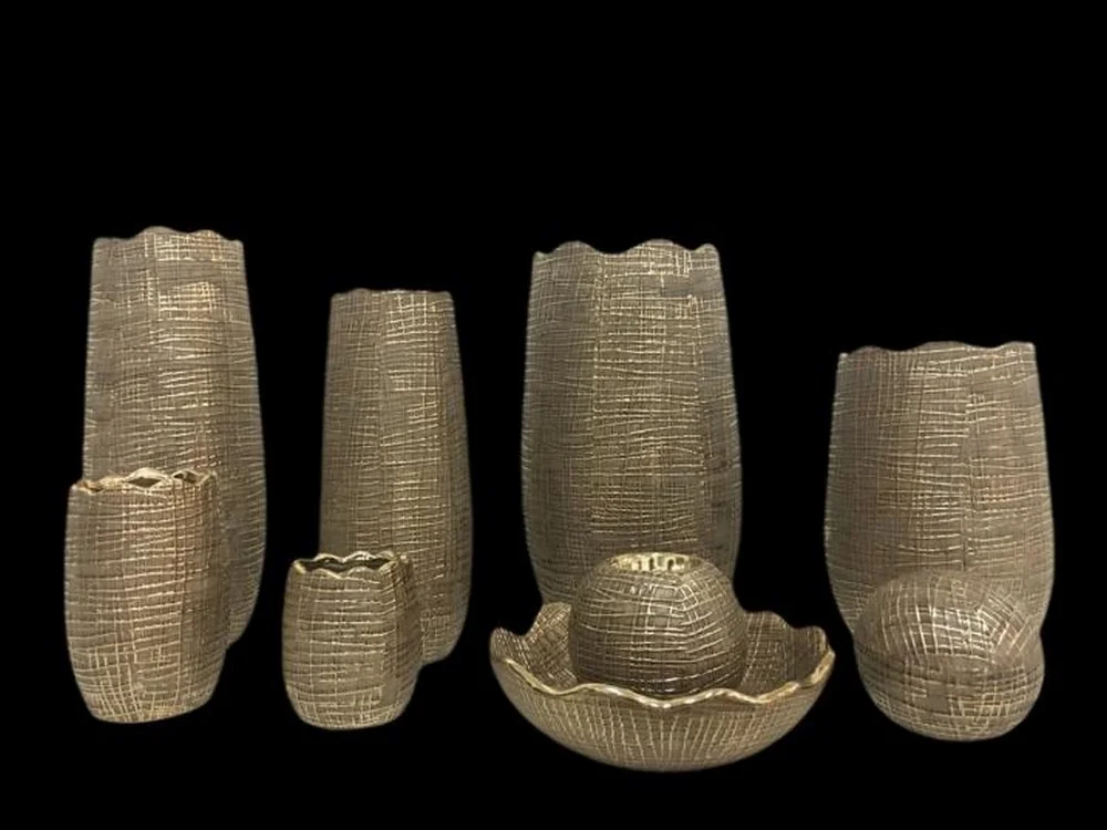 Wazon ceramiczny brązowo-złoty z wytłaczanym wzorem średnica 18x23 cm SELMA