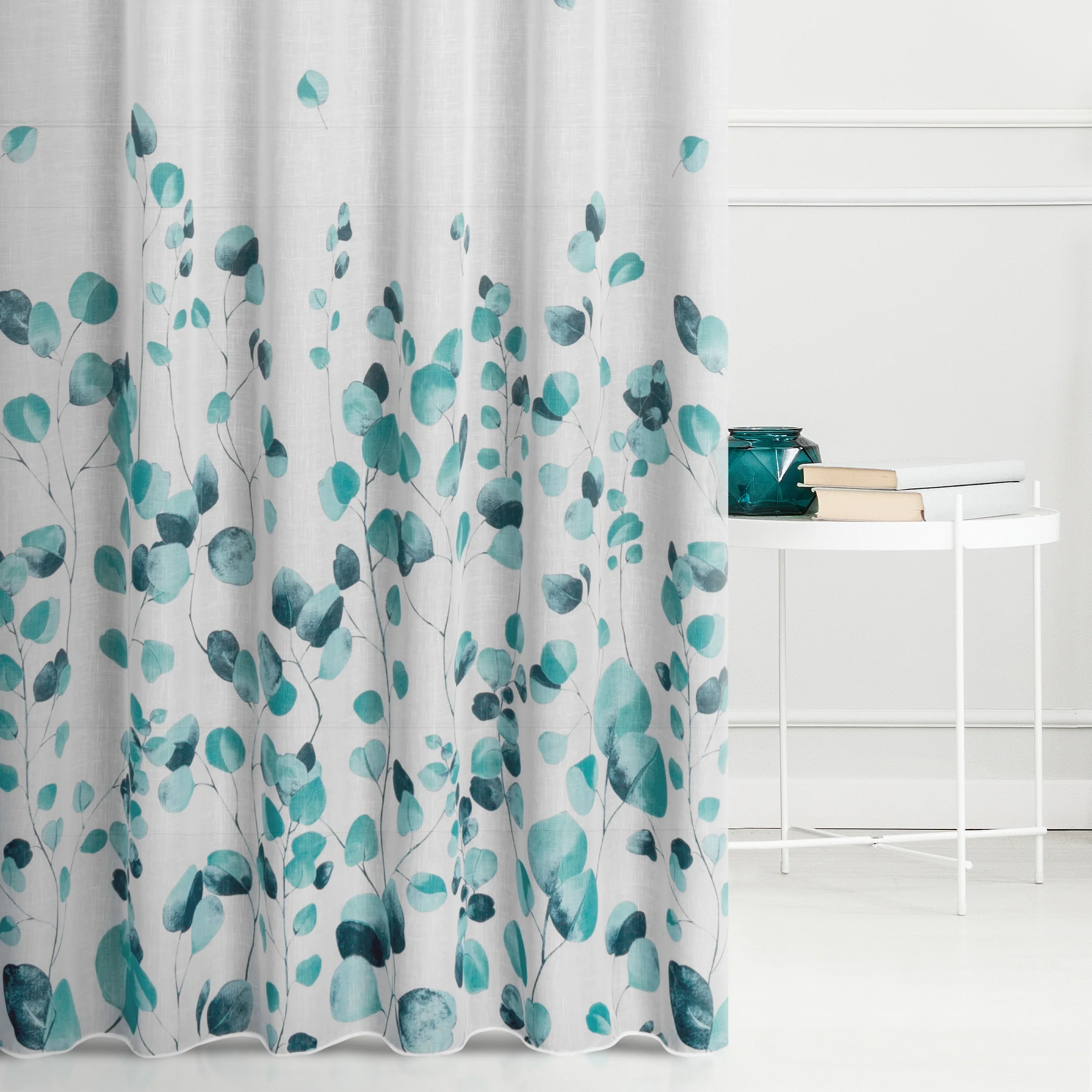 Tkanina firanowa lekka matowa etamina z nadrukiem listków, wykończona obciążnikiem