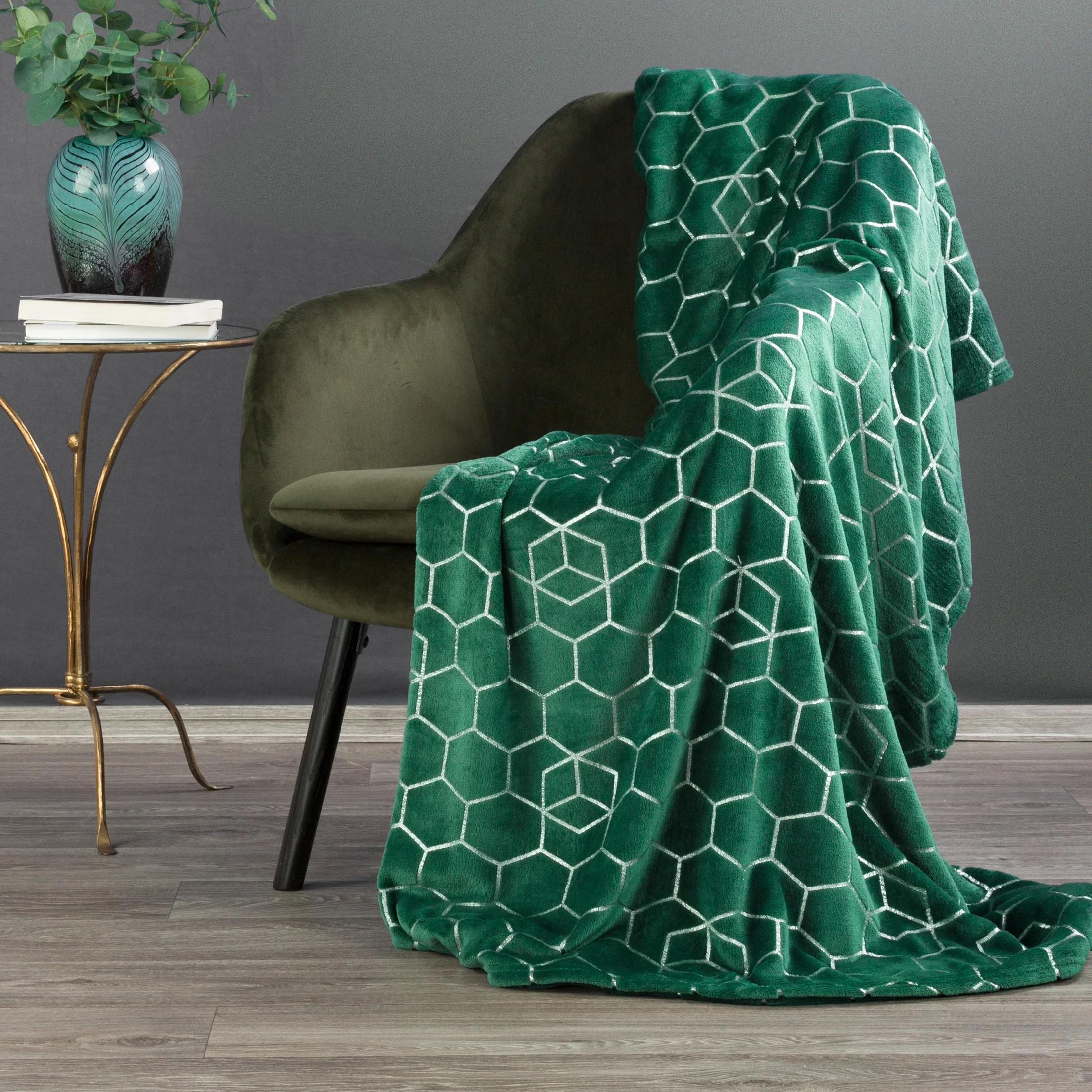 Koc 150x200 cm ciemnozielony z geometrycznym nadrukiem MALIBU | 