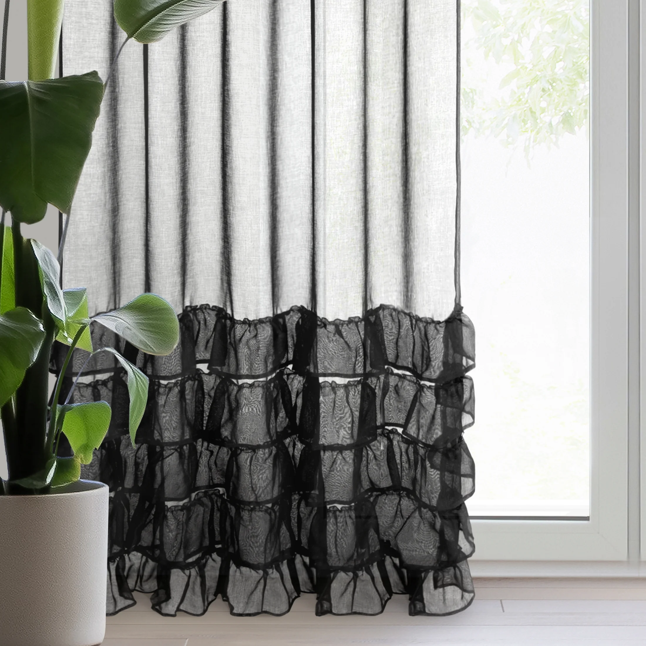 Firana czarna z etaminy zdobiona w dolnej części falbanami 140x250 cm taśma DANI | eurofirany