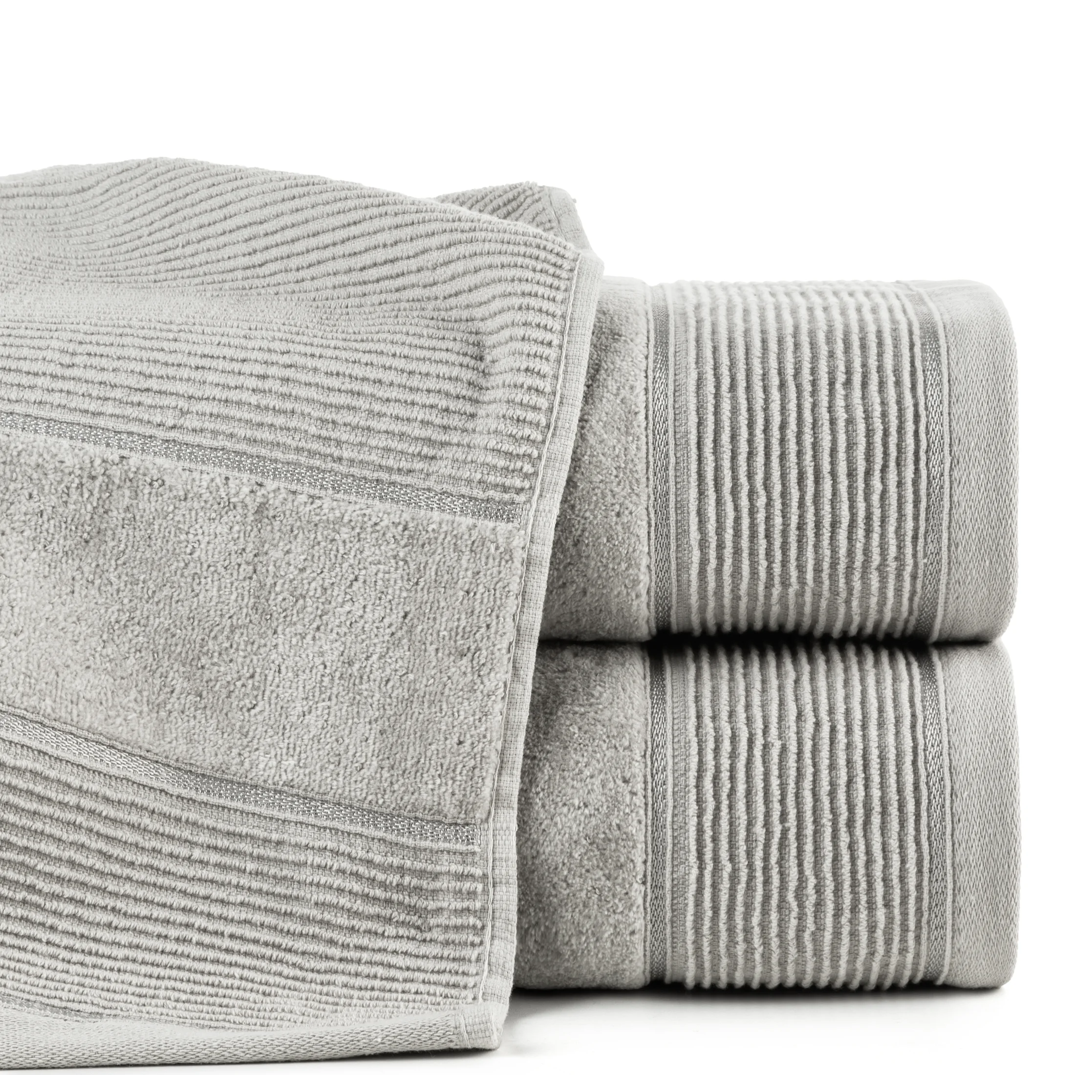 Ręcznik kąpielowy 70x140 cm bawełniany kolor srebrny z welurową bordiurą 500 g/m2 EMMA