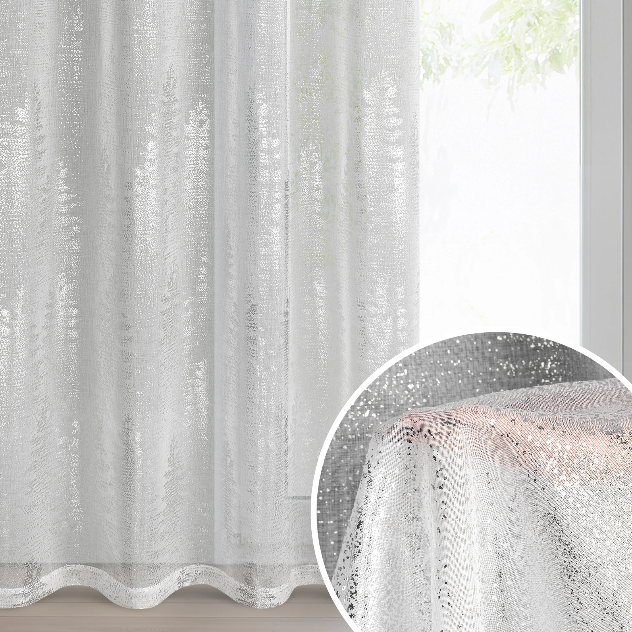 Firana świąteczna biało, srebrna zdobiona subtelnymi choinkami 140x250 cm przelotka - ELSA | eurofirany