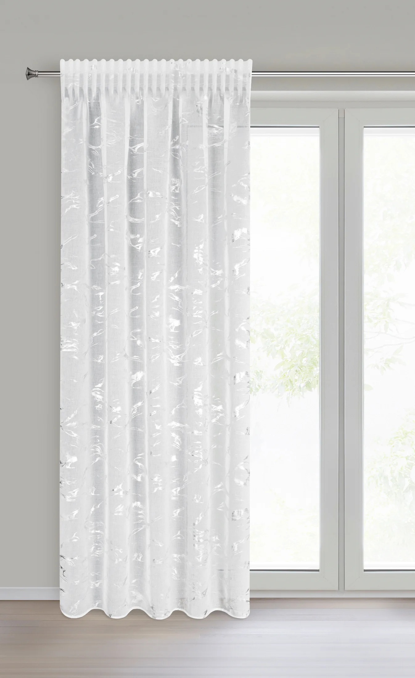 Dekoracja okienna biało, srebrna z etaminy zdobiona błyszczącym marmurkowym wzorem 140x270 cm taśma ALINA