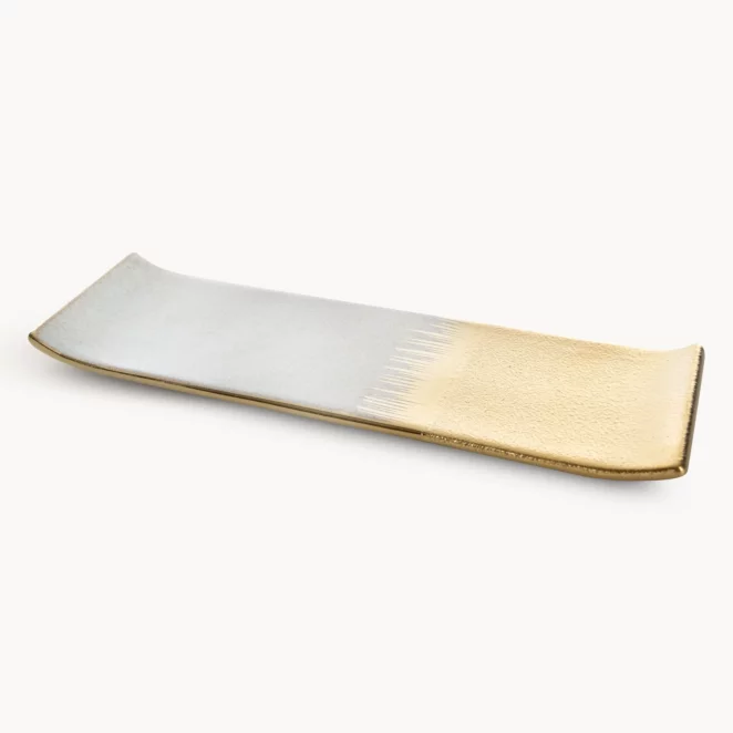Patera ceramiczna dekoracyjna kremowo-złota łączący fakturę granitu z lśniącą powierzchnią 39x12x3 cm MAX 1