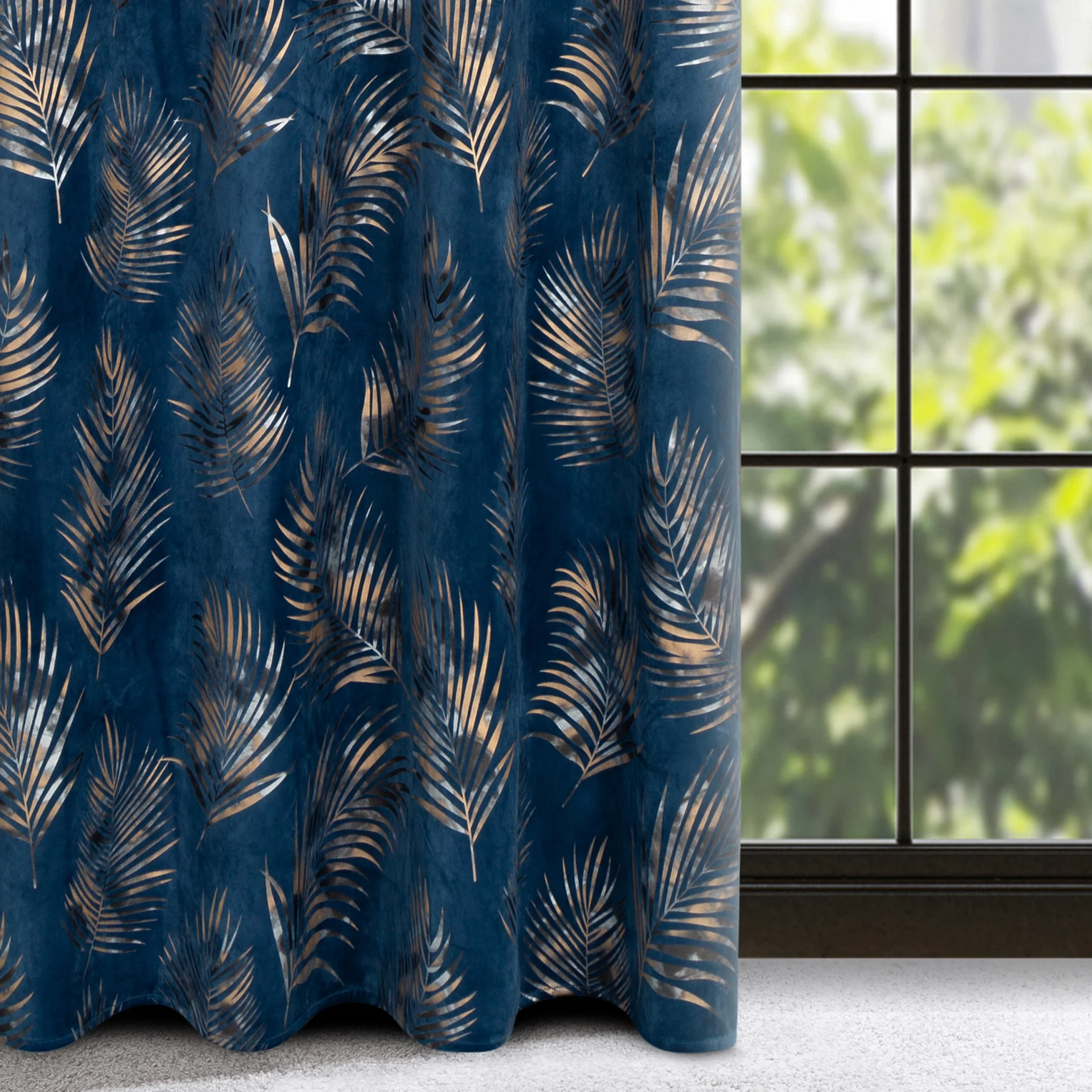 Zasłona welwetowa granatowo, szampańska z błyszczącym nadrukiem palmowych liści 140x250 cm przelotka - GLORIA | eurofirany