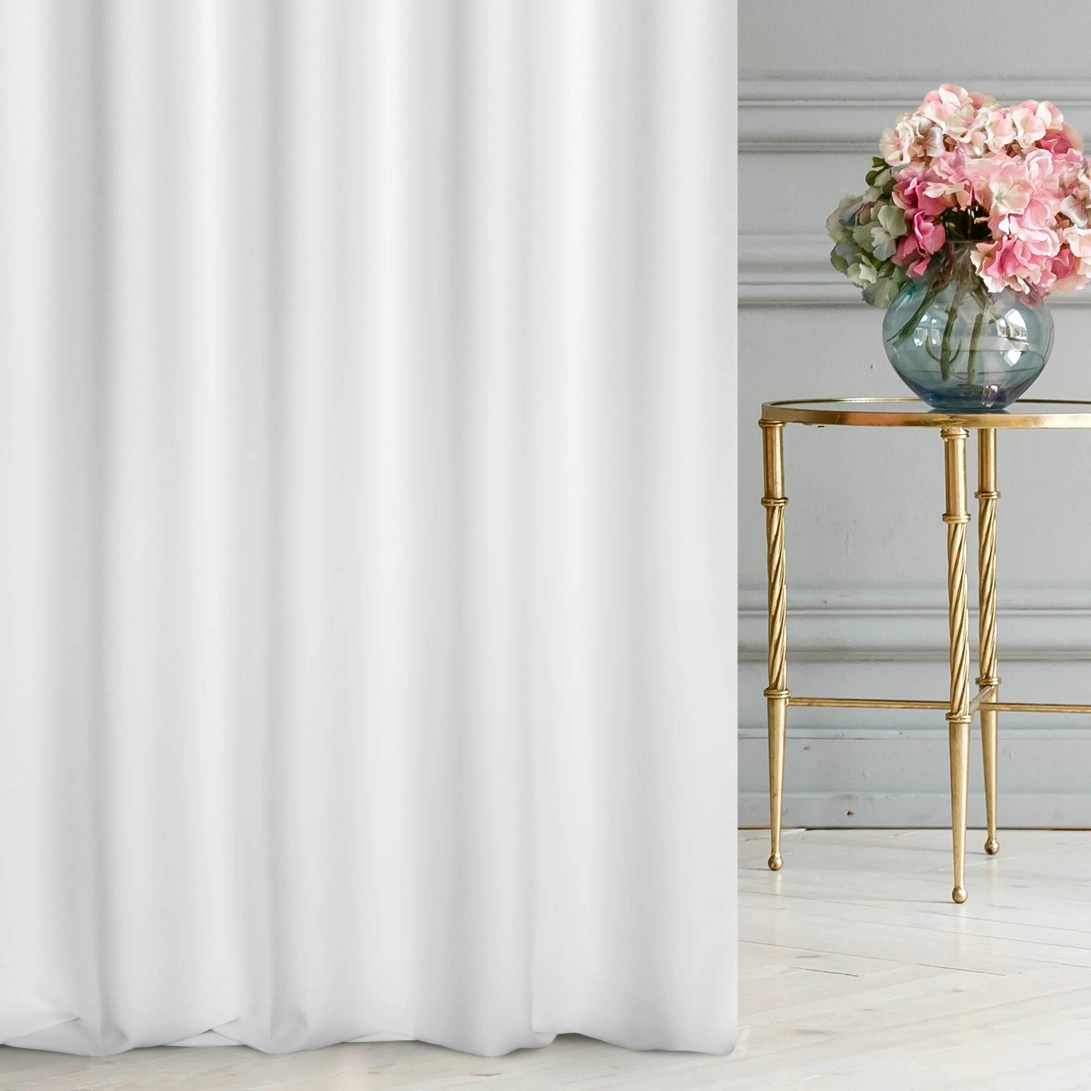 Tkanina zasłonowa dwustronna o ozdobnym splocie, z subtelnym połyskiem