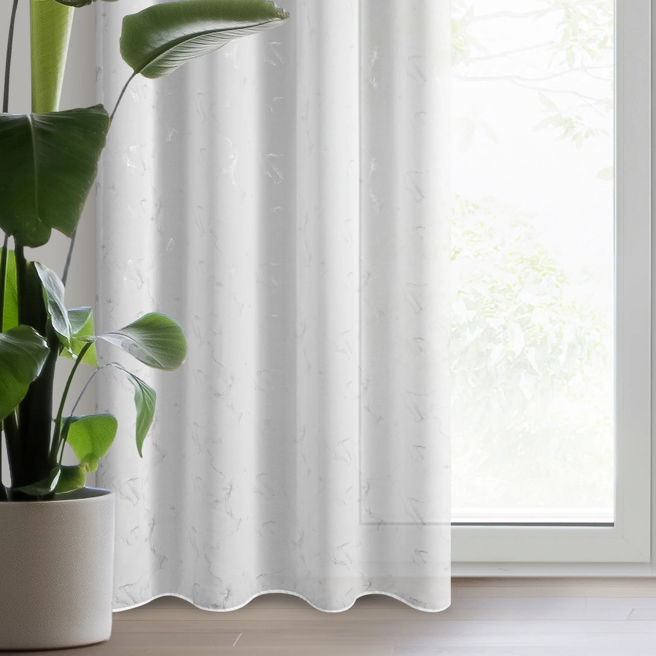 Firana biało, srebrzysta z etaminy z marmurkowym wzorem 140x270 cm przelotka Iva | eurofirany