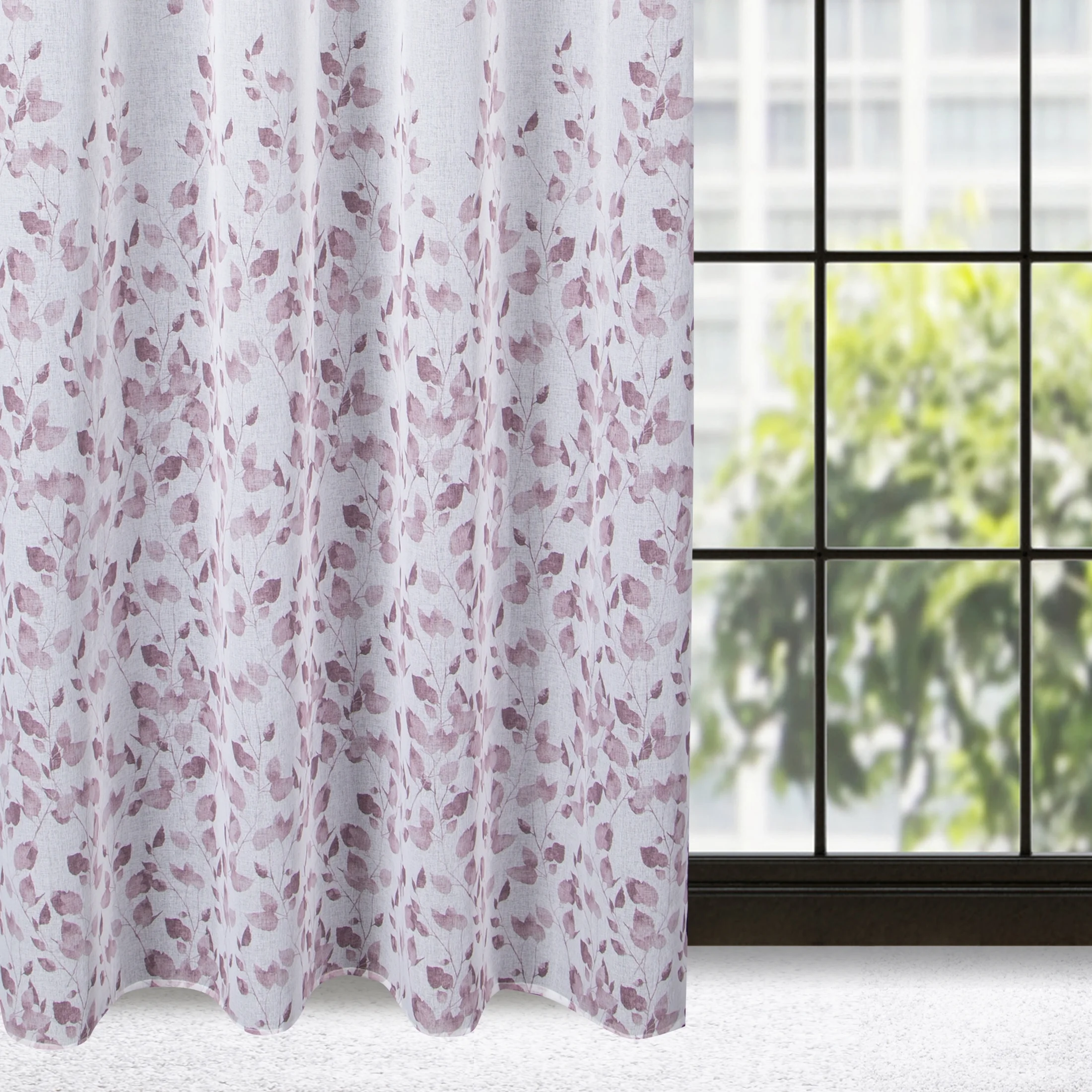 Dekoracja okienna biało, fioletowa z lekkiej etaminy z nadrukiem drobnych liści 140x250 cm przelotka - NOEMI | eurofirany