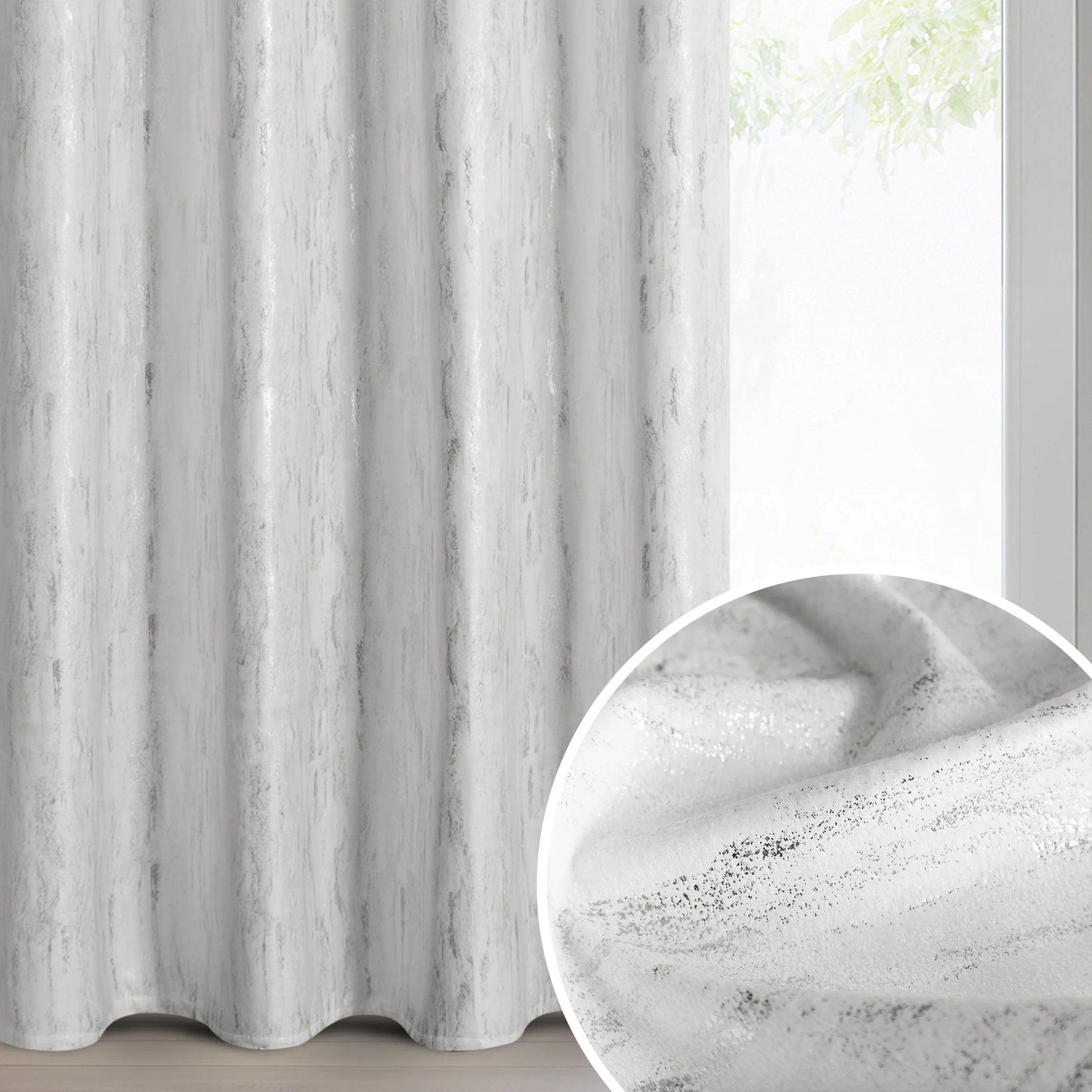 Zasłona biało, srebrna z aksamitnego welwetu zdobiona przecieranym nadrukiem 140x250 cm przelotka - ARNITA | eurofirany