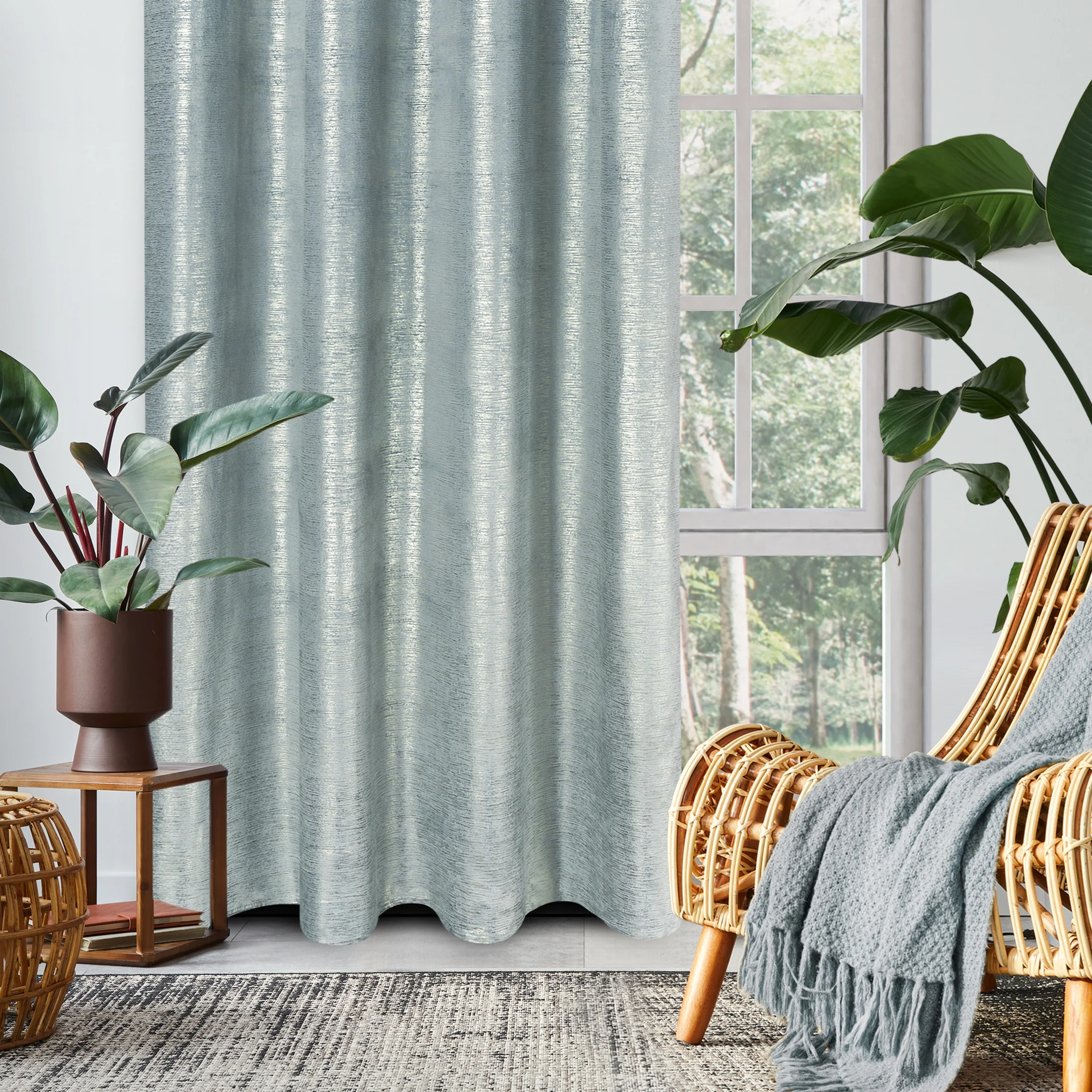 Zasłona welwetowa błękitna z prążkowanym złotym wzorem 140x250 cm przelotka - AMABEL | eurofirany