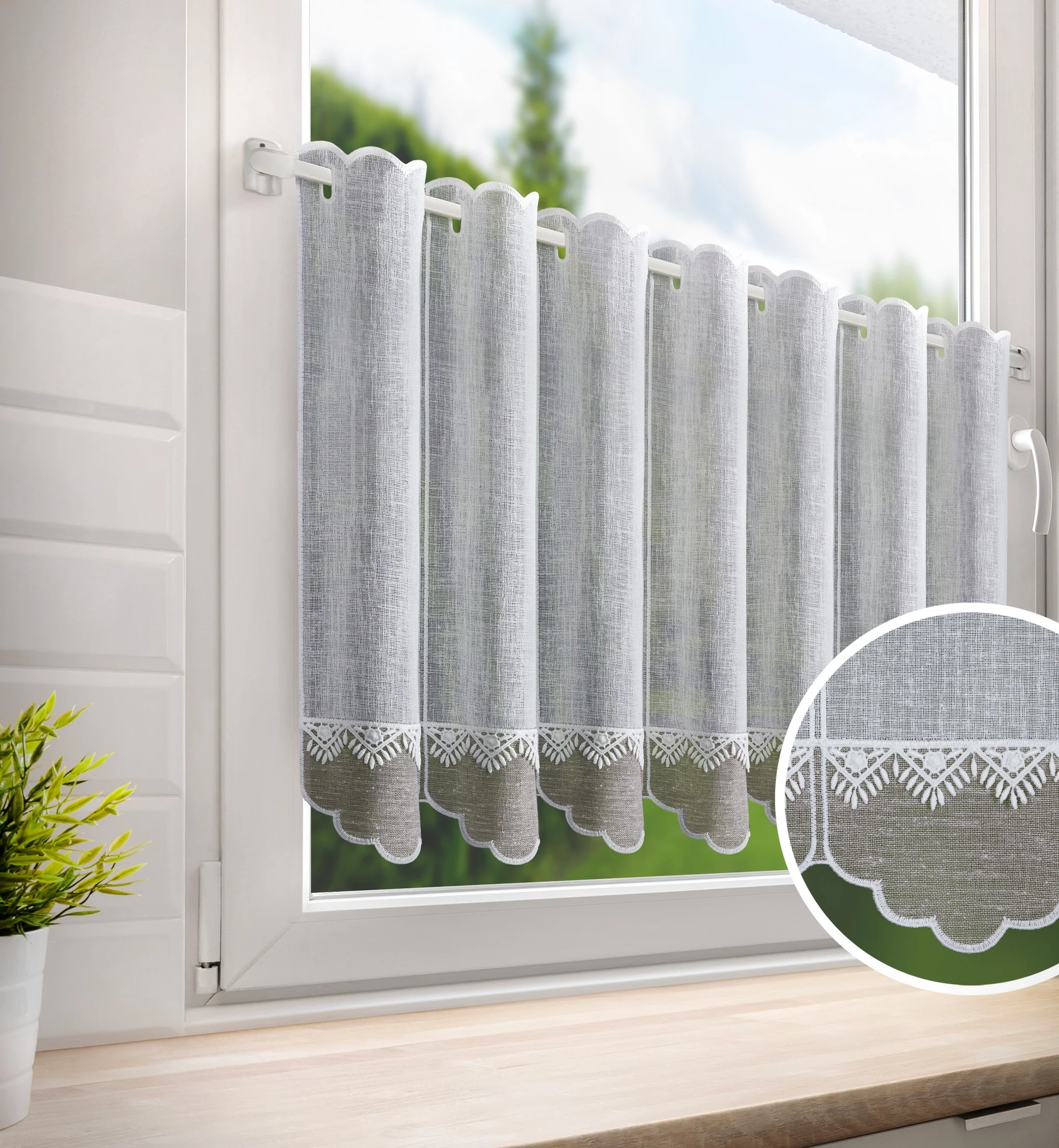 Tkanina firanowa zazdrostka z etaminy zdobiona haftem