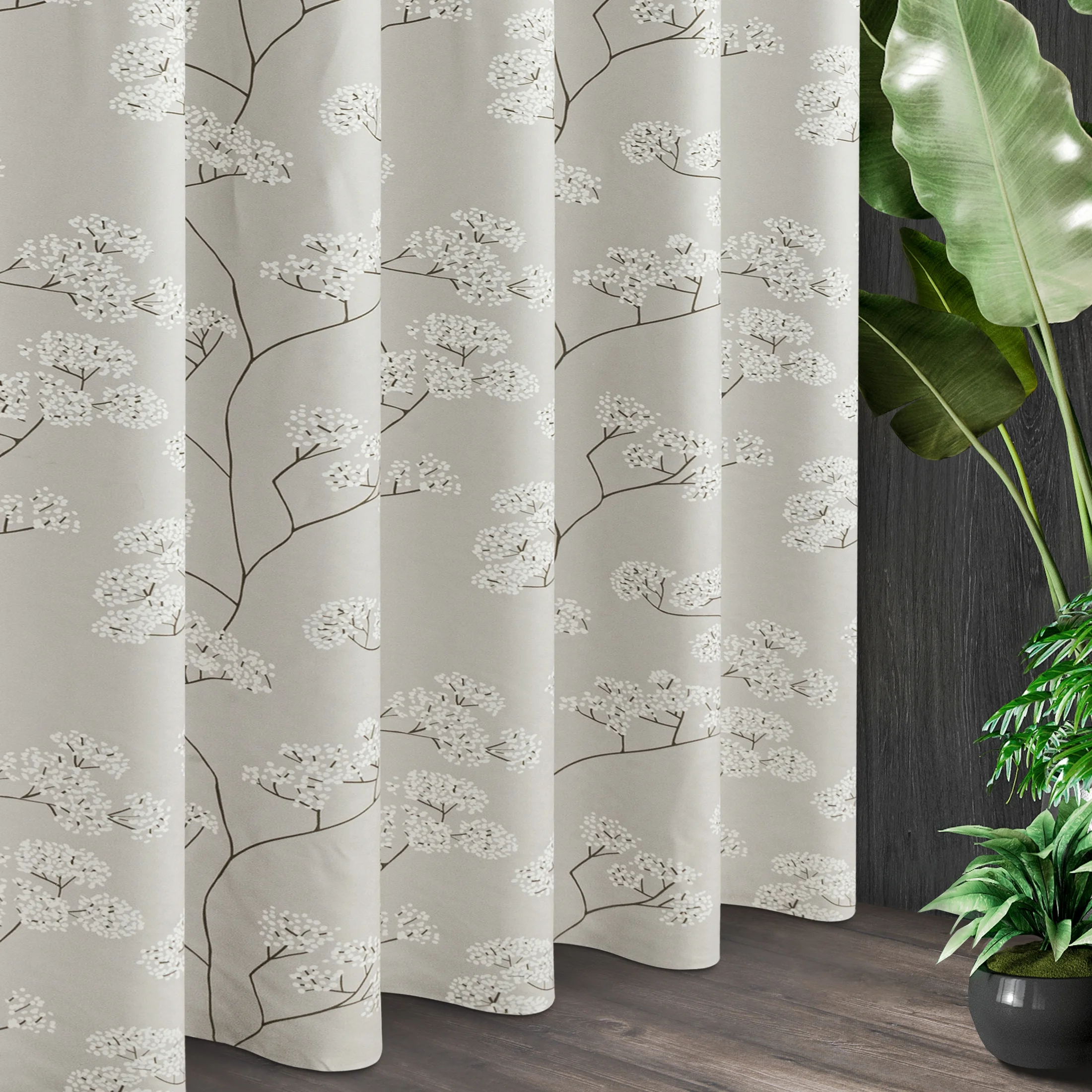 Tkanina miękka w dotyku, o welurowej strukturze, z nadrukiem z kwitnącymi gałązkami