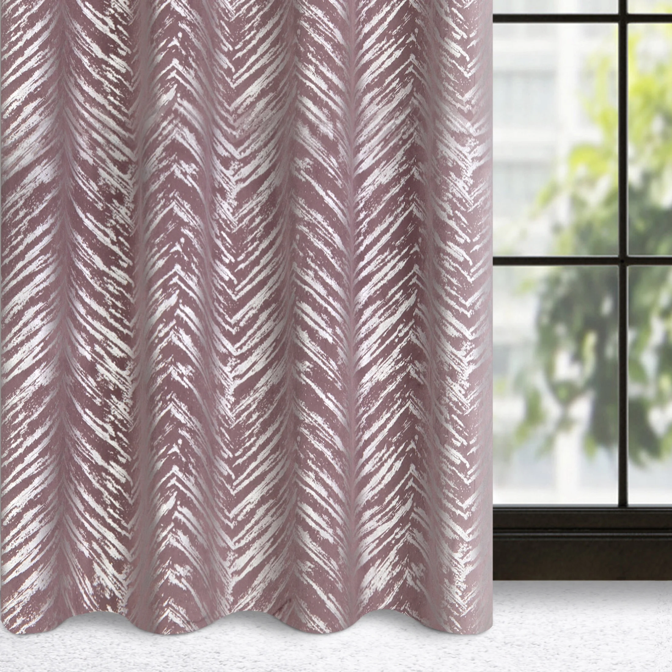 Zasłona pudrowo różowa z błyszczącym złotym nadrukiem z welwetu 140x250 cm przelotka - SARA | eurofirany