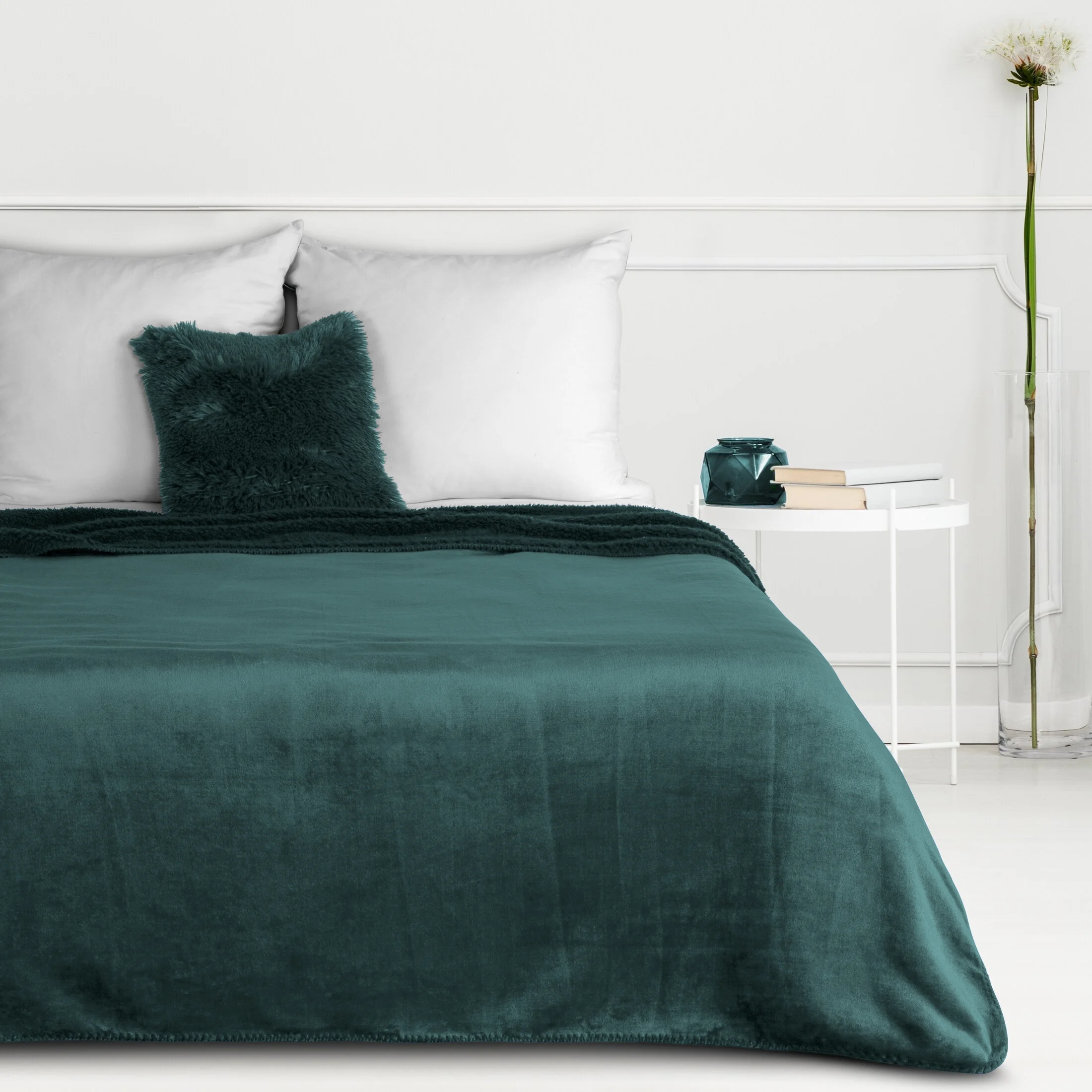 Koc 150x200 ciemnozielony z miękkiego polaru ze strukturą baranka TEDY Eurofirany Premium | eurofirany