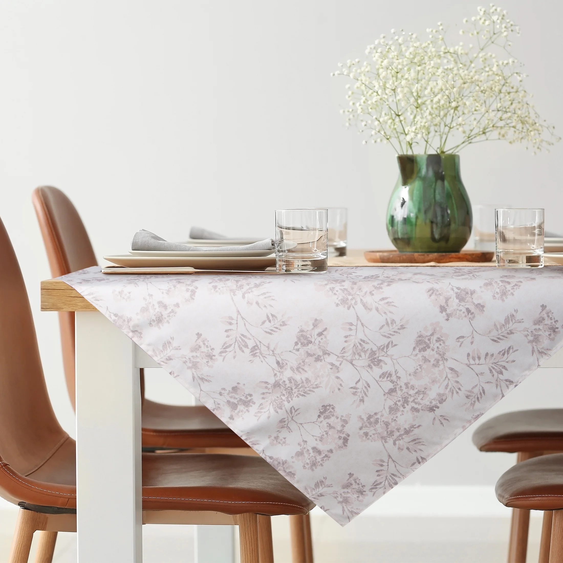 Obrus kremowo, beżowy 85x85 cm wodoodporny GARDEN na taras oraz balkon z motywem roślinnym