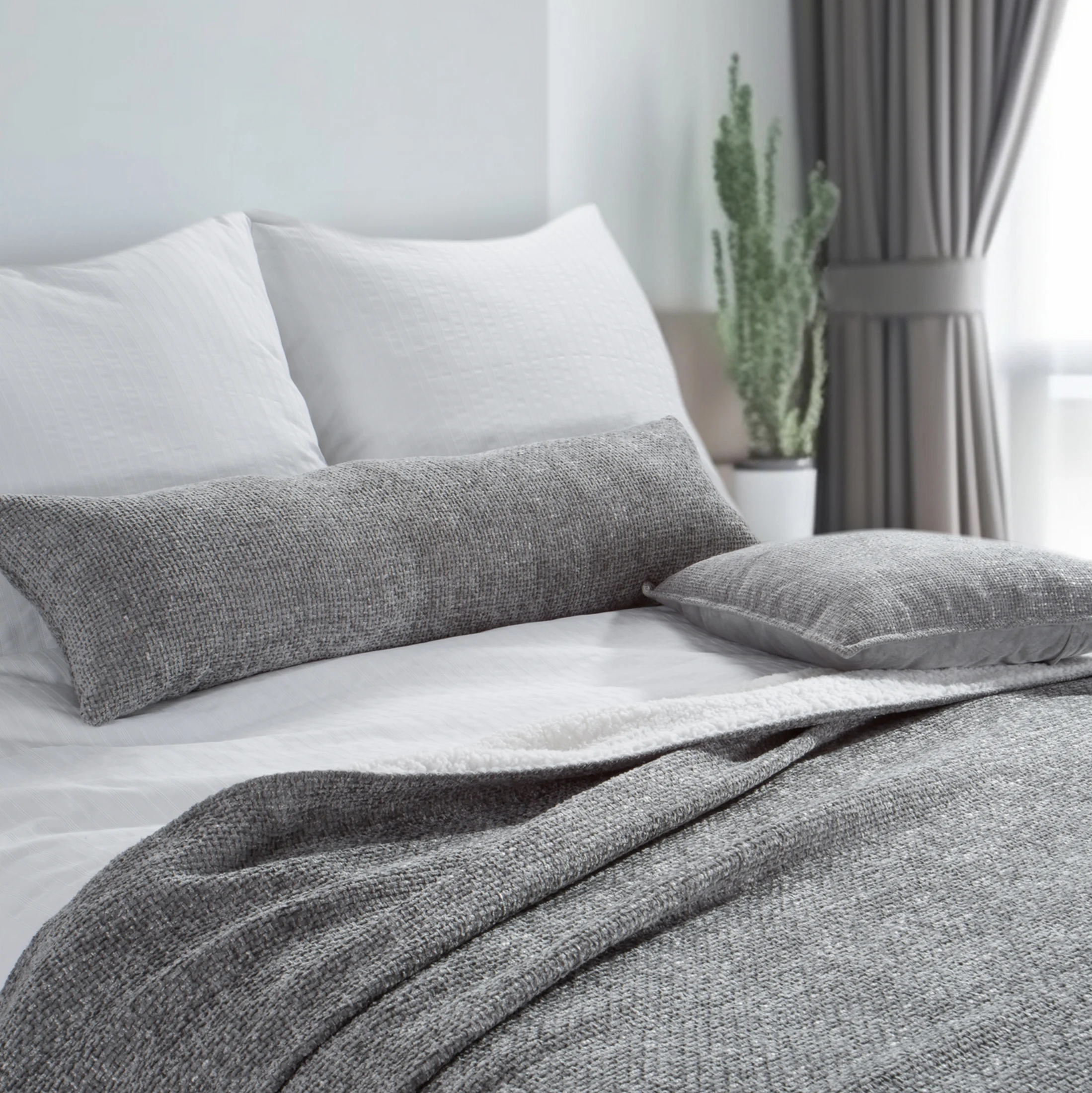 Poduszka 25x90 cm srebrna z szenilowej tkaniny - AURA - kolekcja TOLEDO