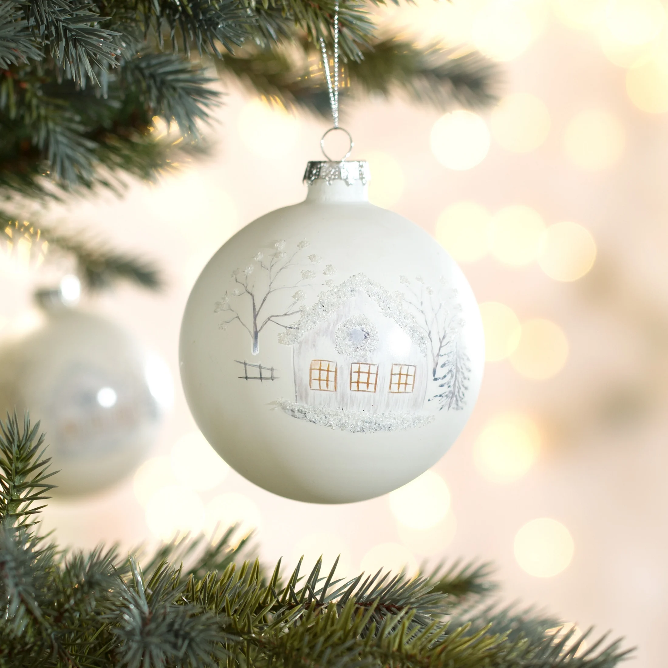 Szklana bombka zdobiona ręcznie malowanym domkiem | 