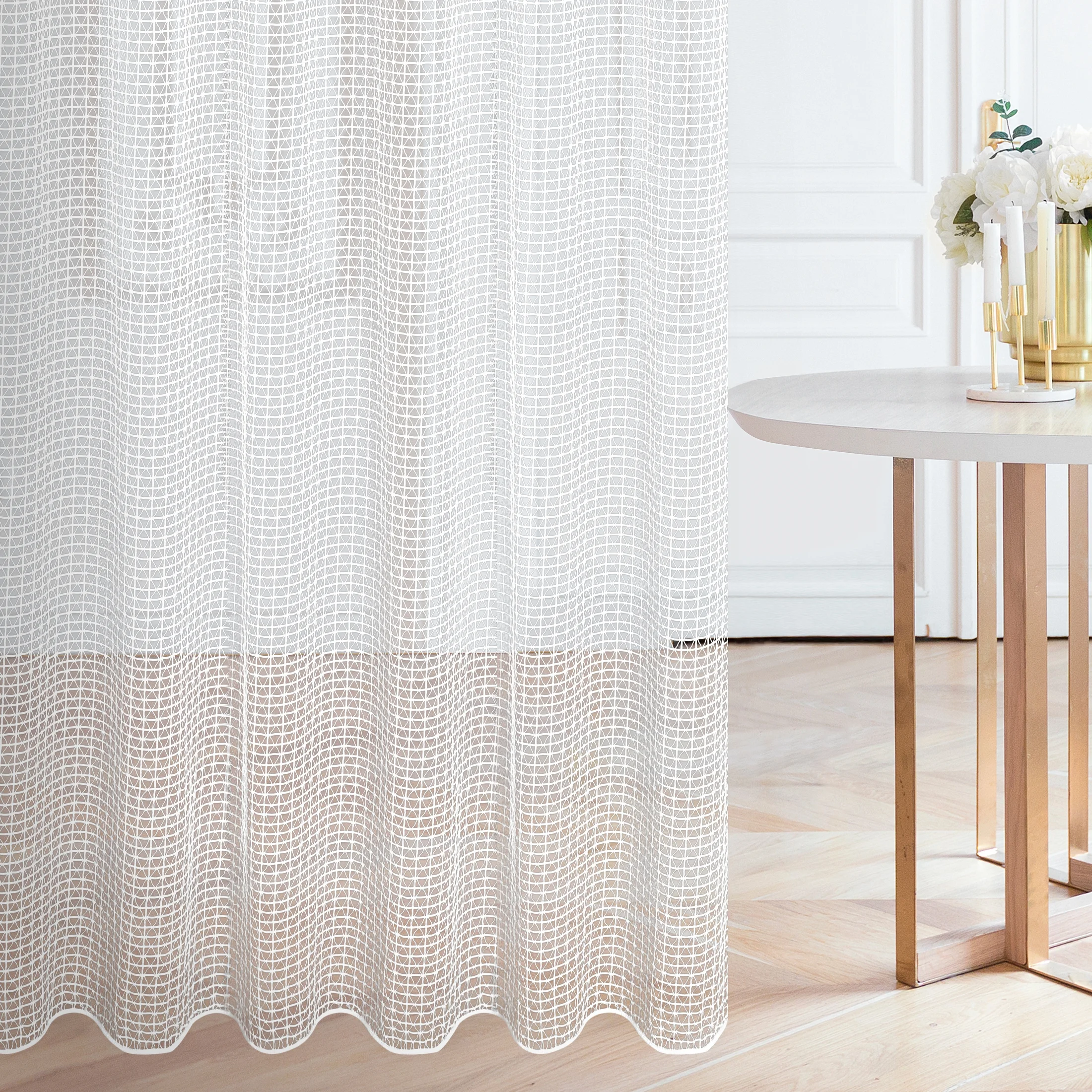 Tkanina firanowa z gładkiej luźnej siateczki