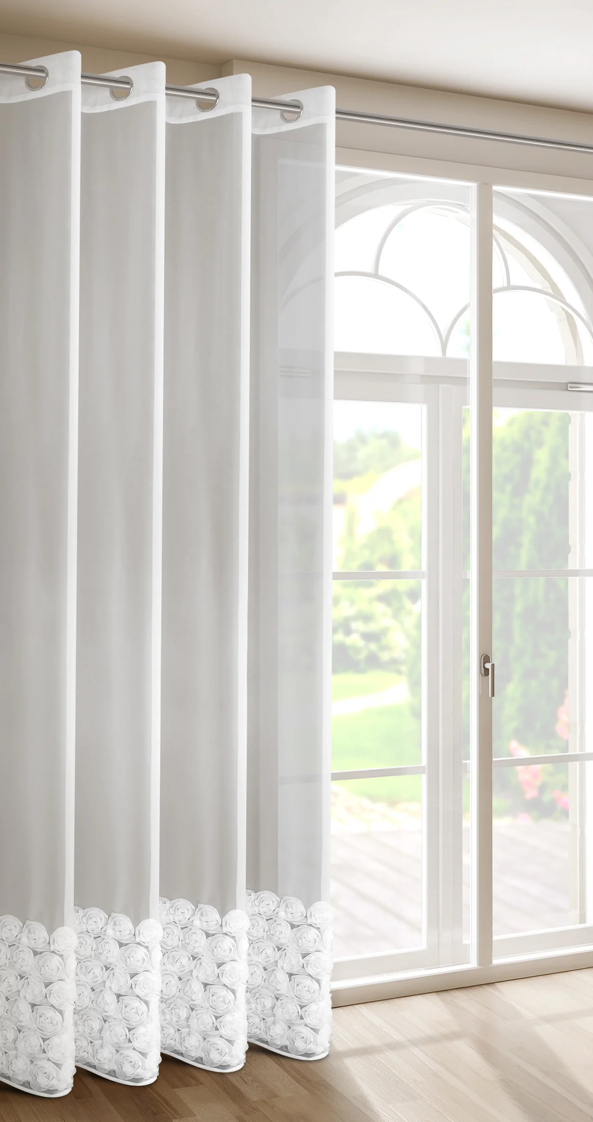 Firana biała z siateczki zdobiona aplikacją 3D w róże 140x250 cm przelotka - ROSES3 - Eva Minge