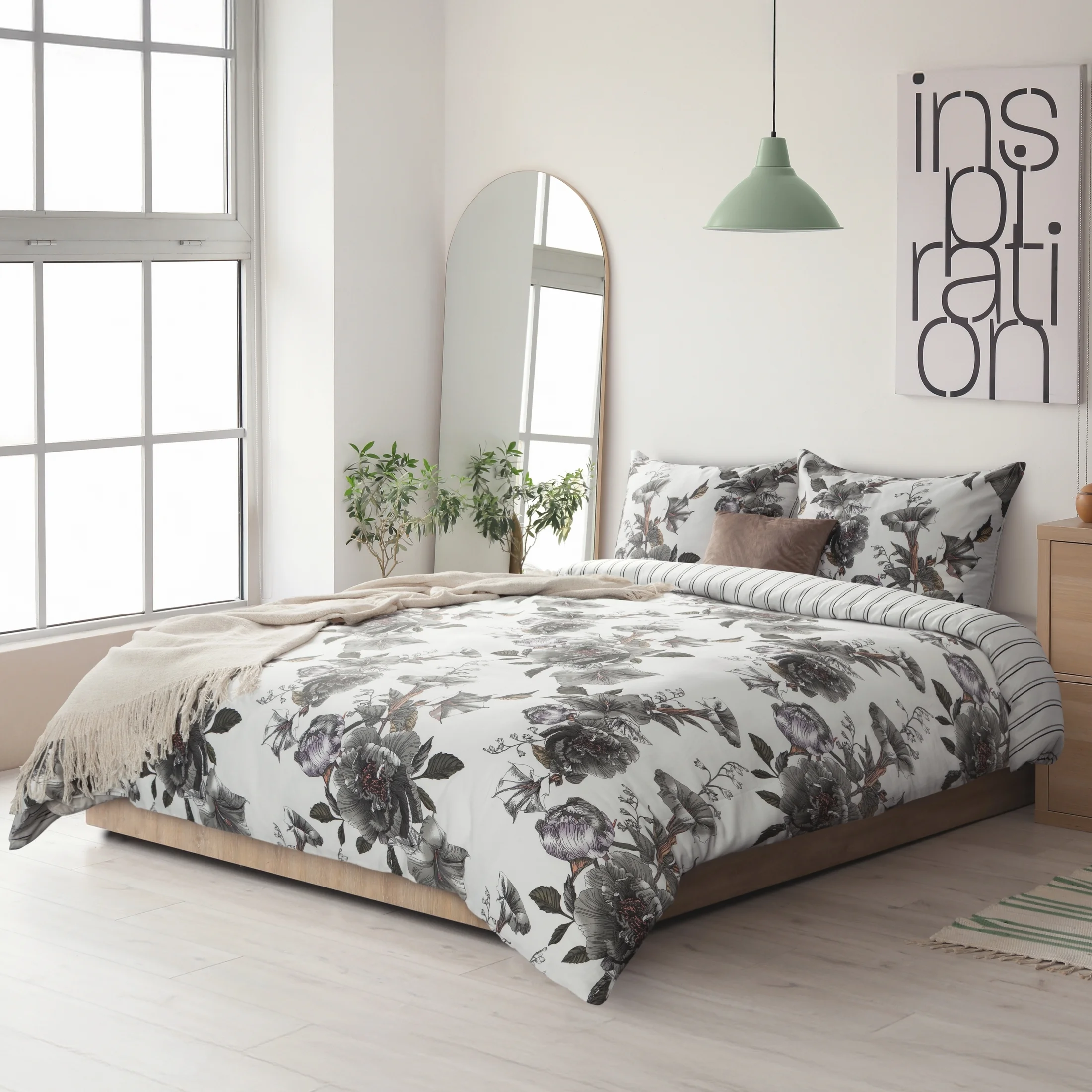 Pościel 140x200 cm bawełniana kolor biały, stalowy z wzorem dużych kwiatów SPRING 39 | eurofirany