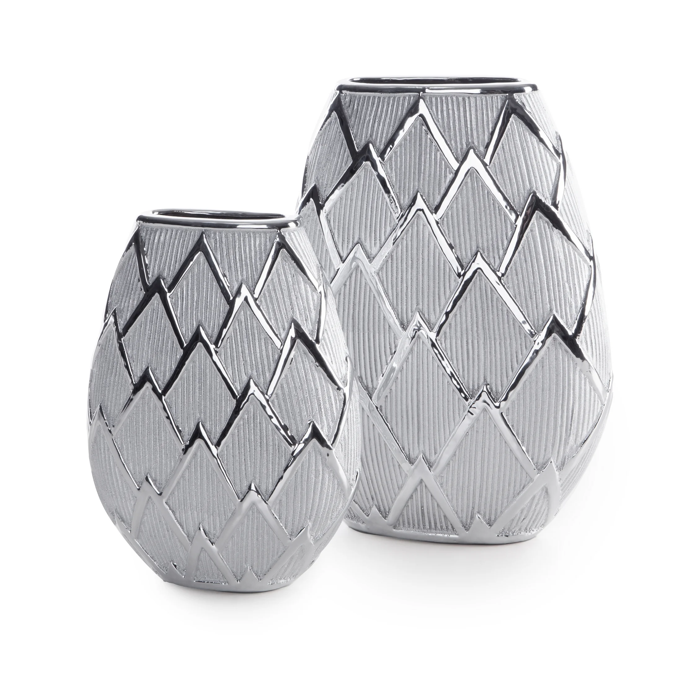 Wazon srebrny dekoracyjny z lśniącym geometrycznym wzorem 20x11x26 cm SAELA