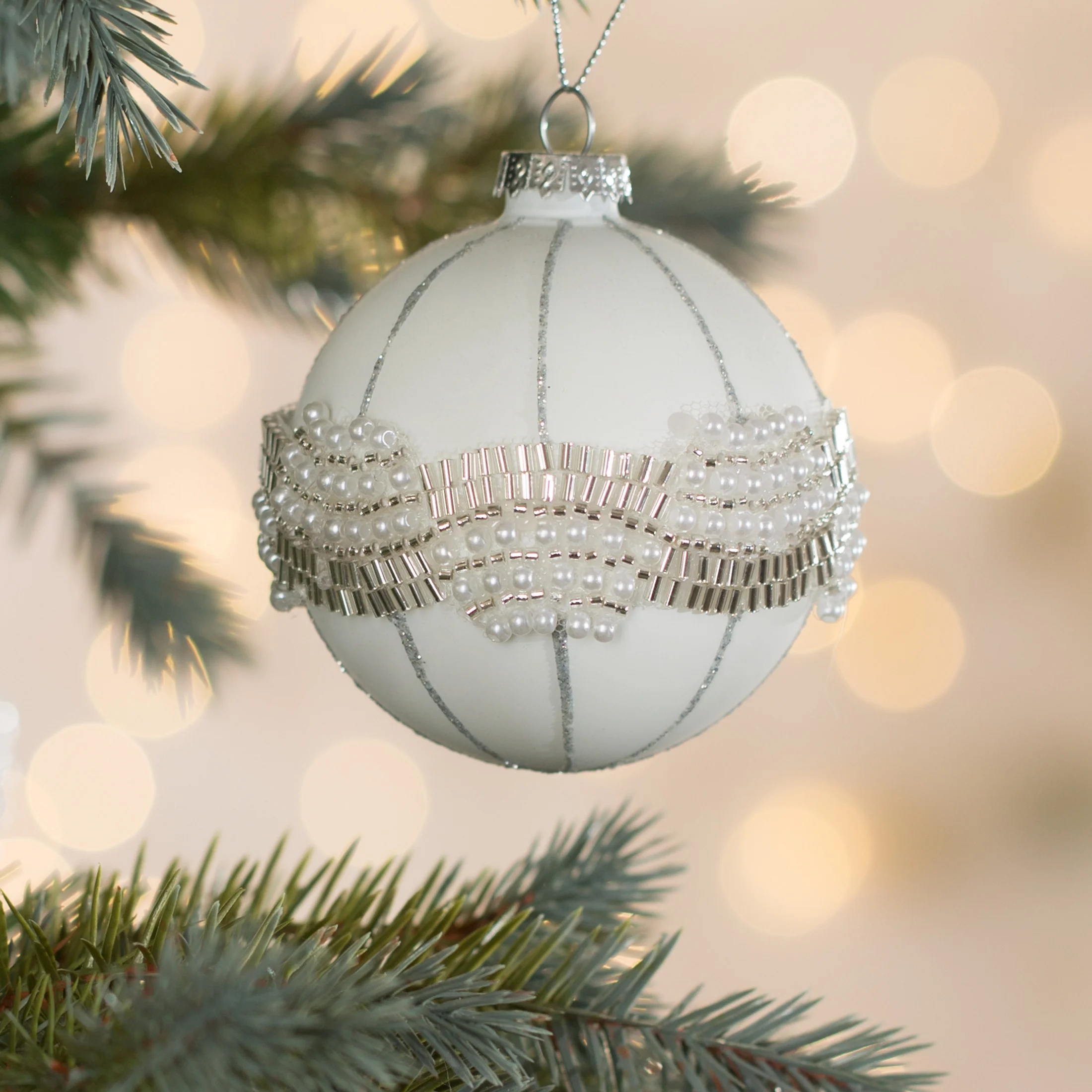 Szklana bombka ręcznie zdobiona z dodatkiem perełek | 