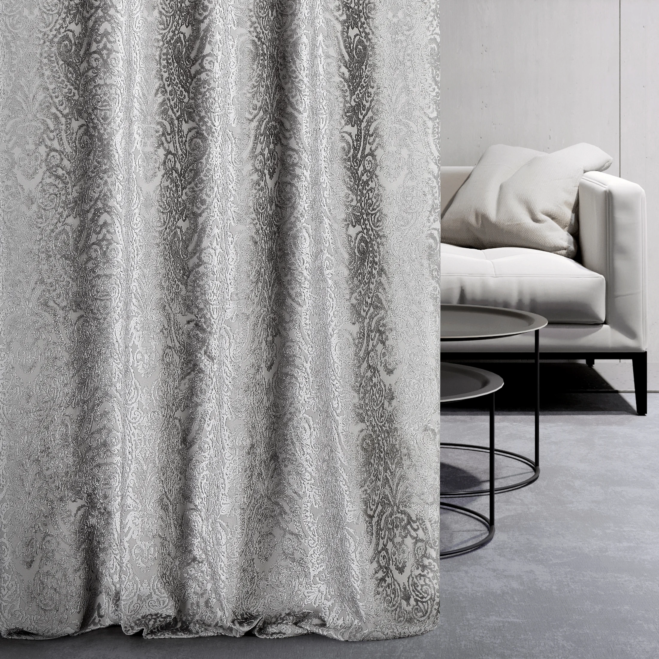 Tkanina zasłonowa zdobiona wypukłym, ornamentowym wzorem z efektem 3D