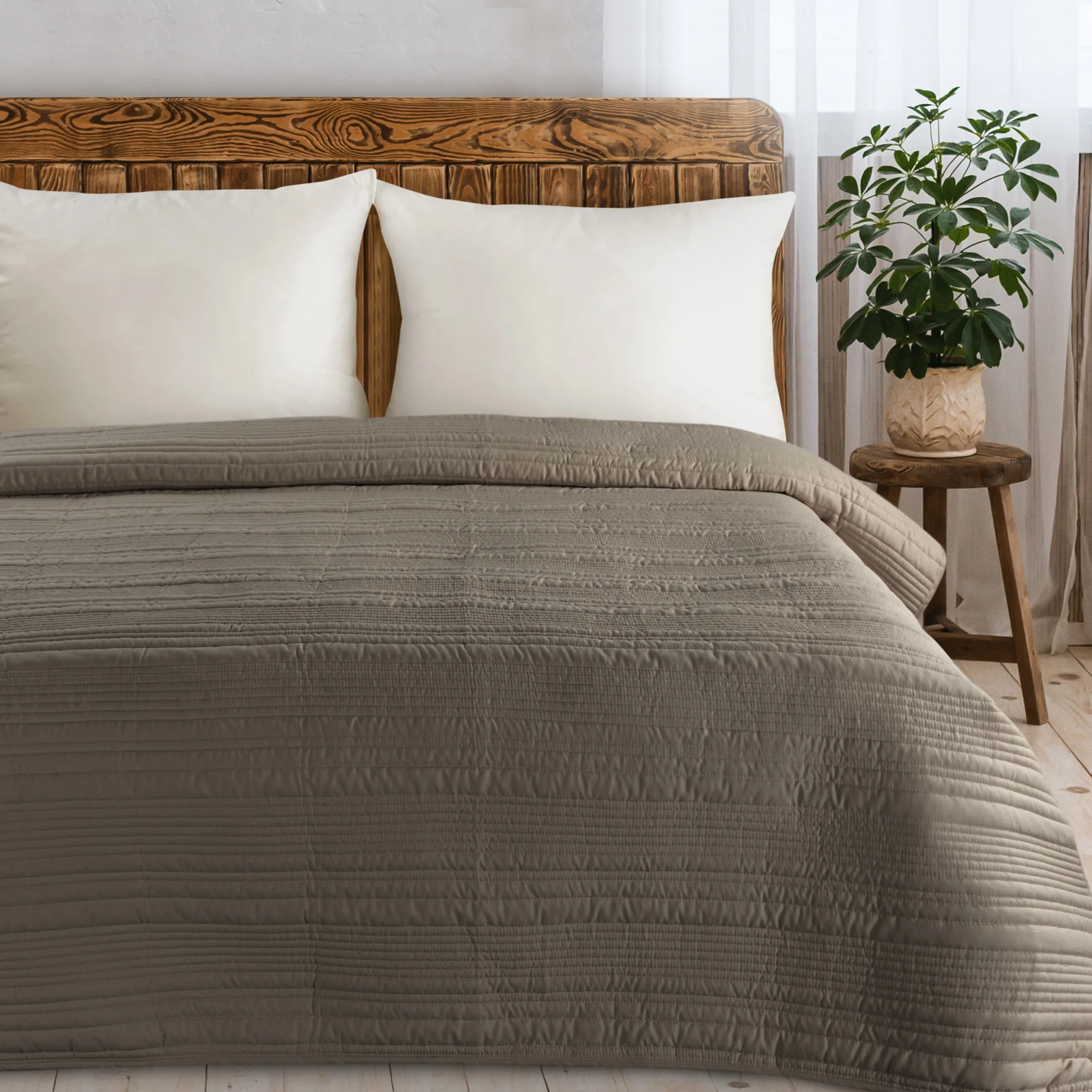 Narzuta matowa brązowa 220x240 cm pikowana metodą tradycyjną TARA Eurofirany Premium | eurofirany