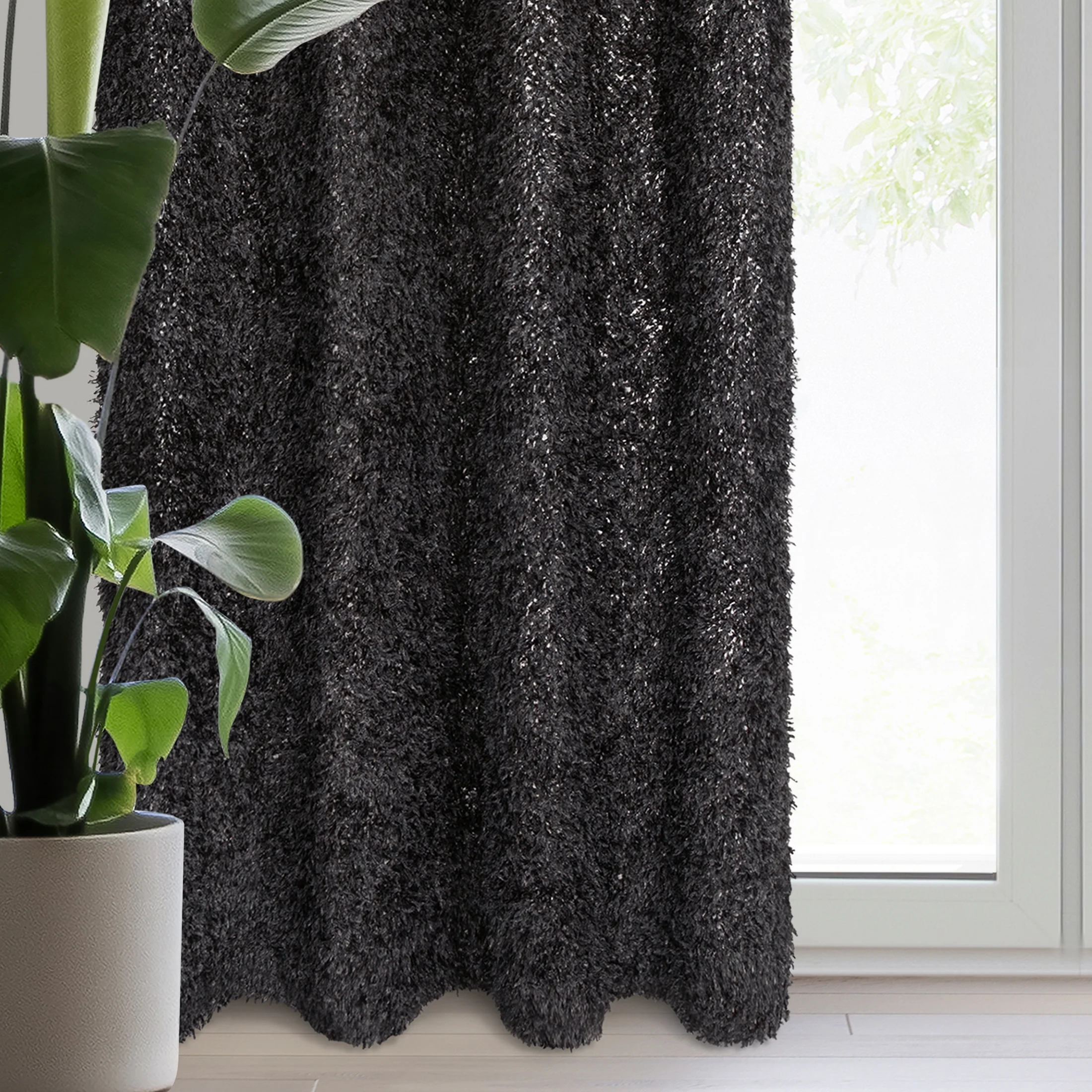 Zasłona czarna zdobiona futerkiem 140x250 cm przelotka - MARION | eurofirany